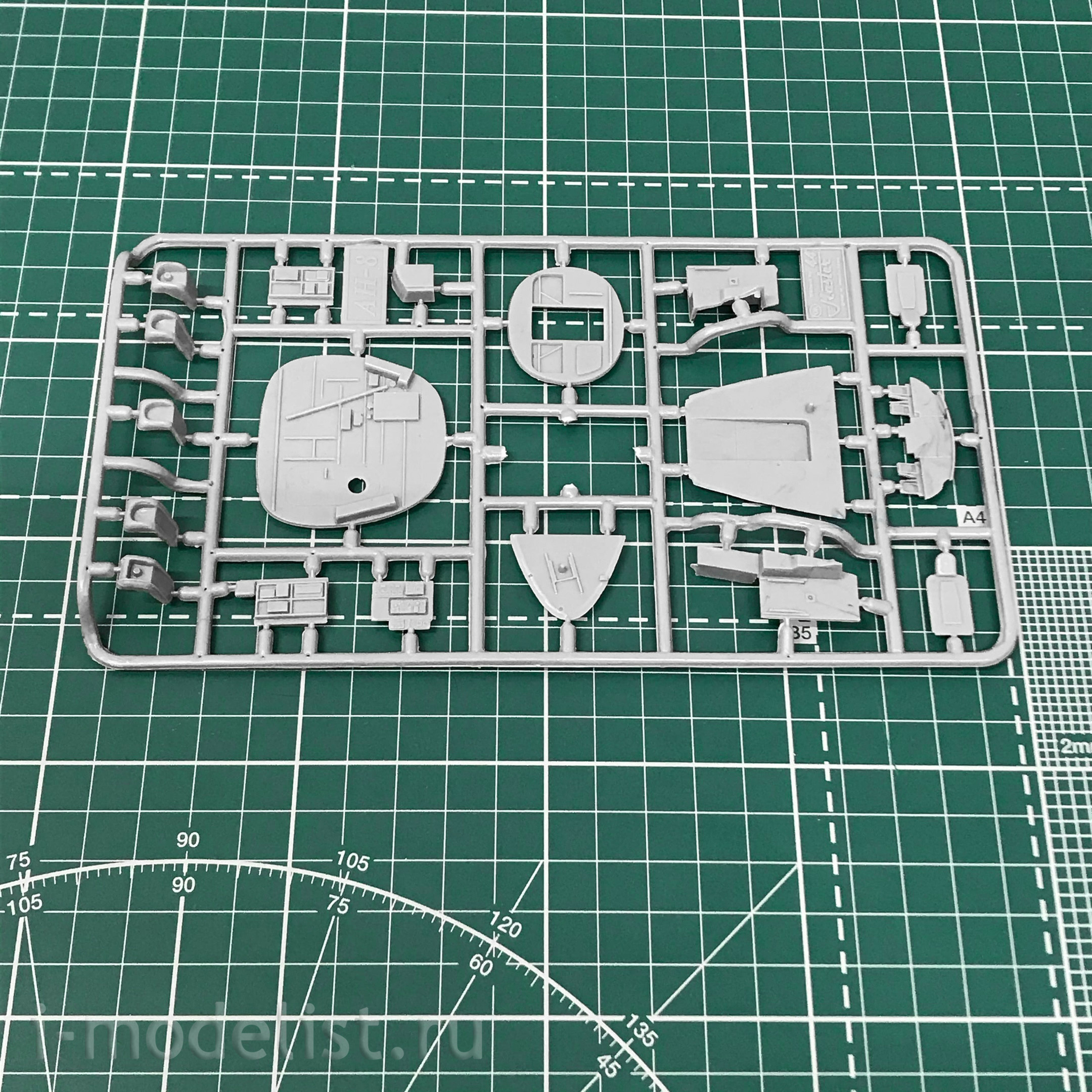 72141-01S Amodel 1/72 Antonov An-8 Vsu Tg-16 Nato code 