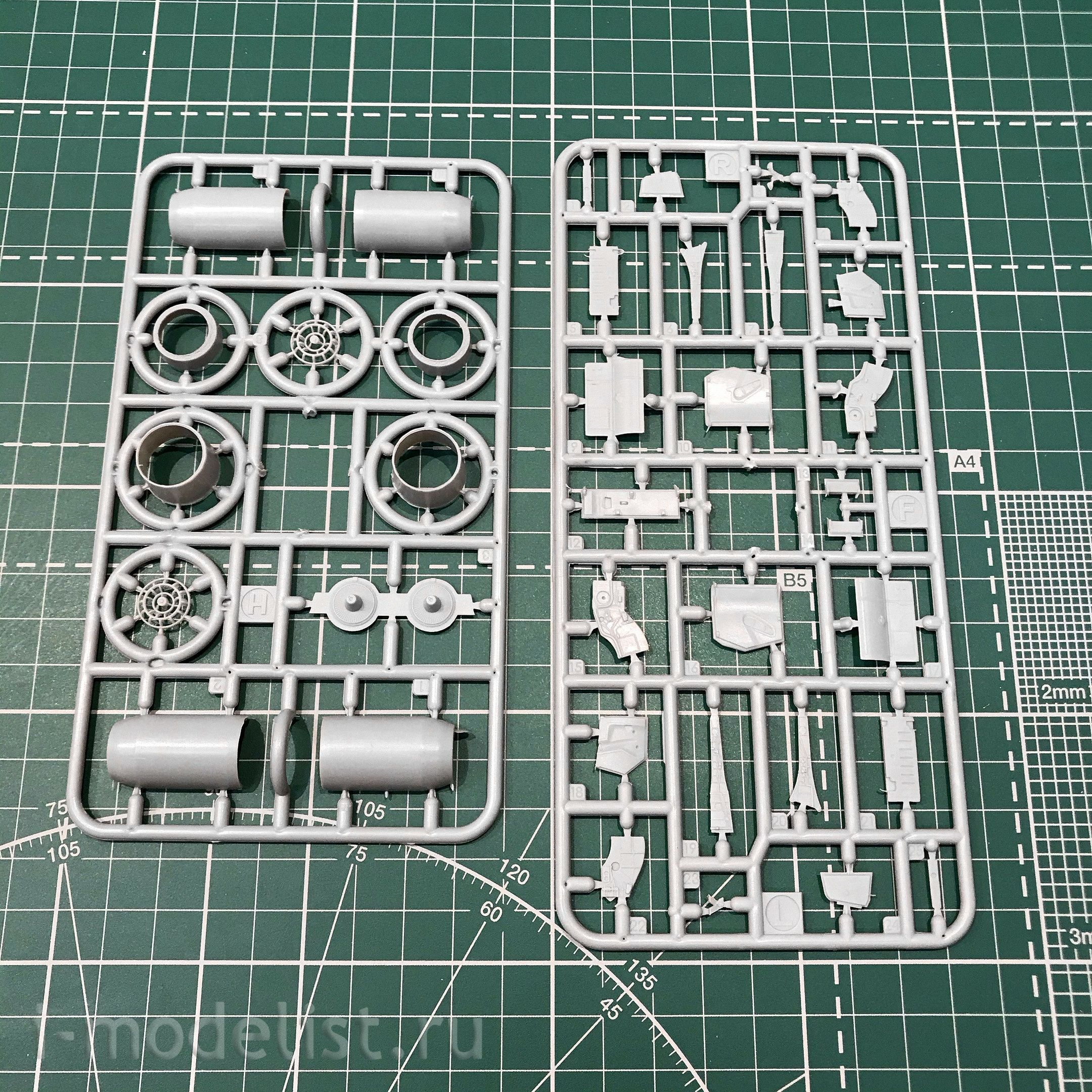 72053 ModelSvit 1/72 Mirage 4000 Aircraft