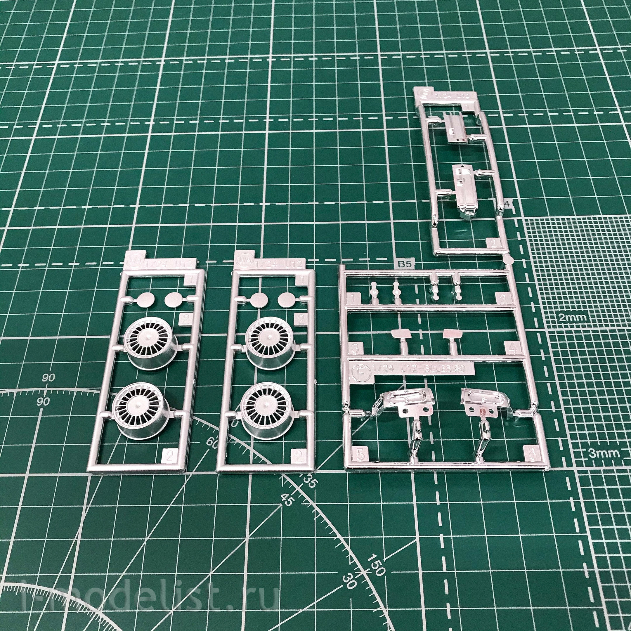21133 Hasegawa 1/24 Car Nissan Bluebird 4Door Sedan SSS Attesa Limited (U12) Early (1987)