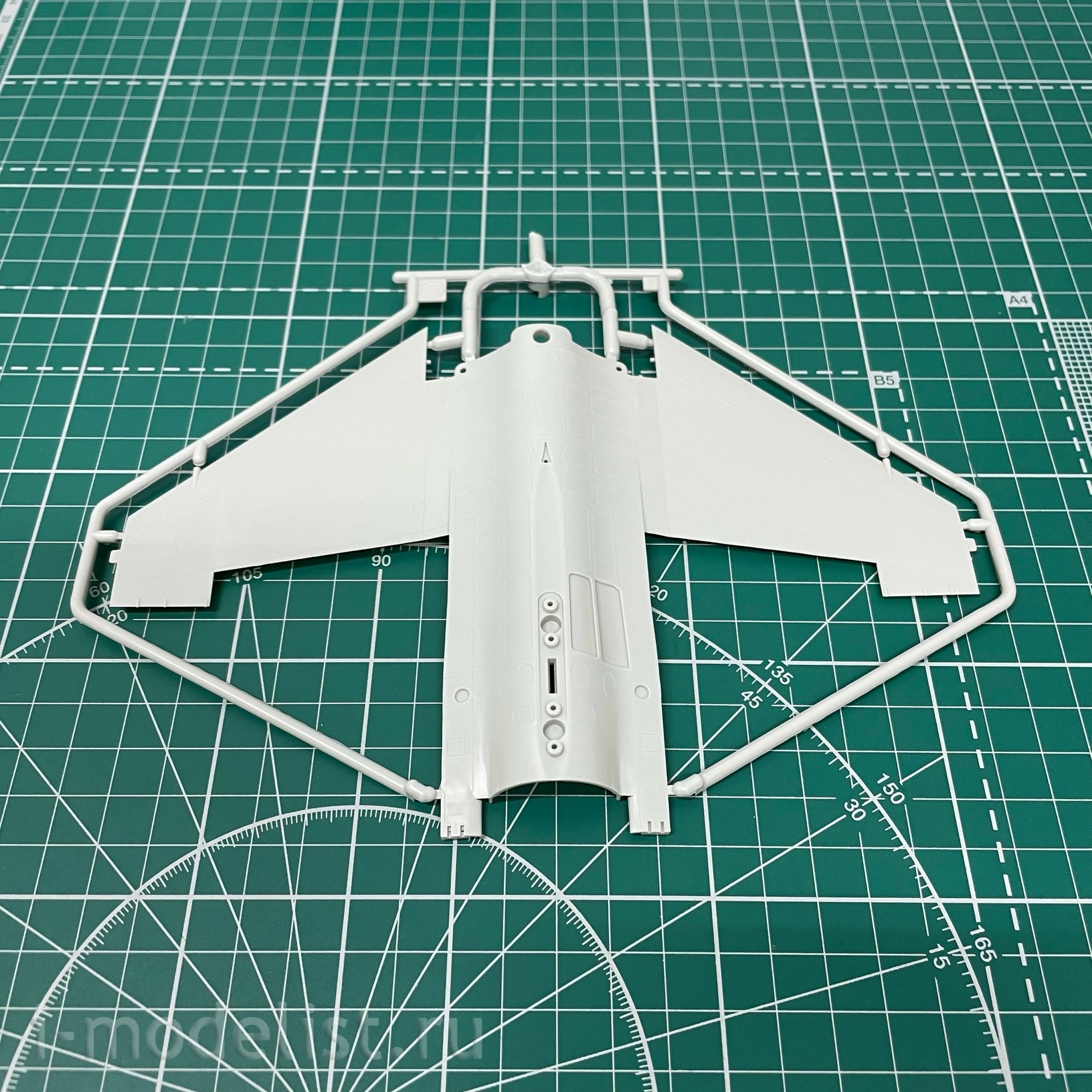 61101 Tamiya 1/48 Lockheed Martin F-16C Fighter (Block 25/32)