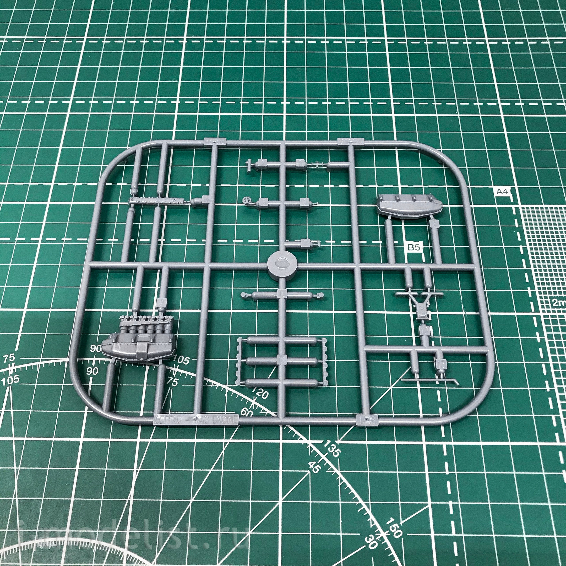 84152 Edward 1/48 Biplane Albatros D. III Oeffag 253