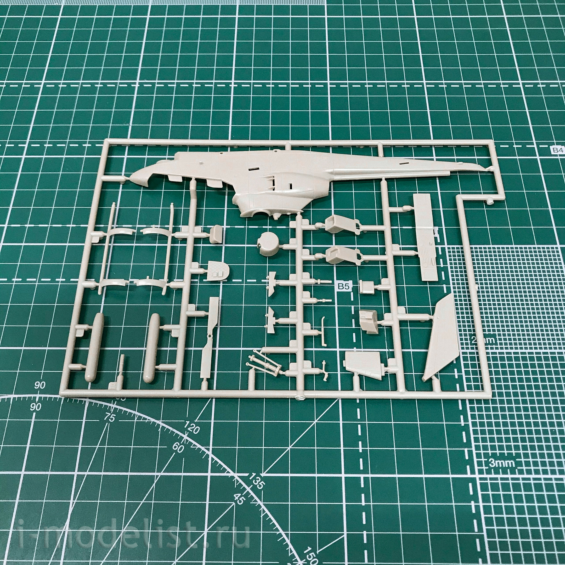 AZ7484 AZmodel 1/72 AH-1G Cobra 