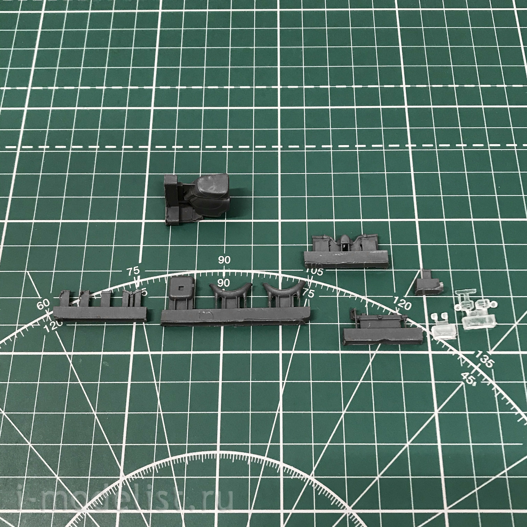 35008 GunTower Models 1/35 Soviet cargo scooter Kit 2 (booth)