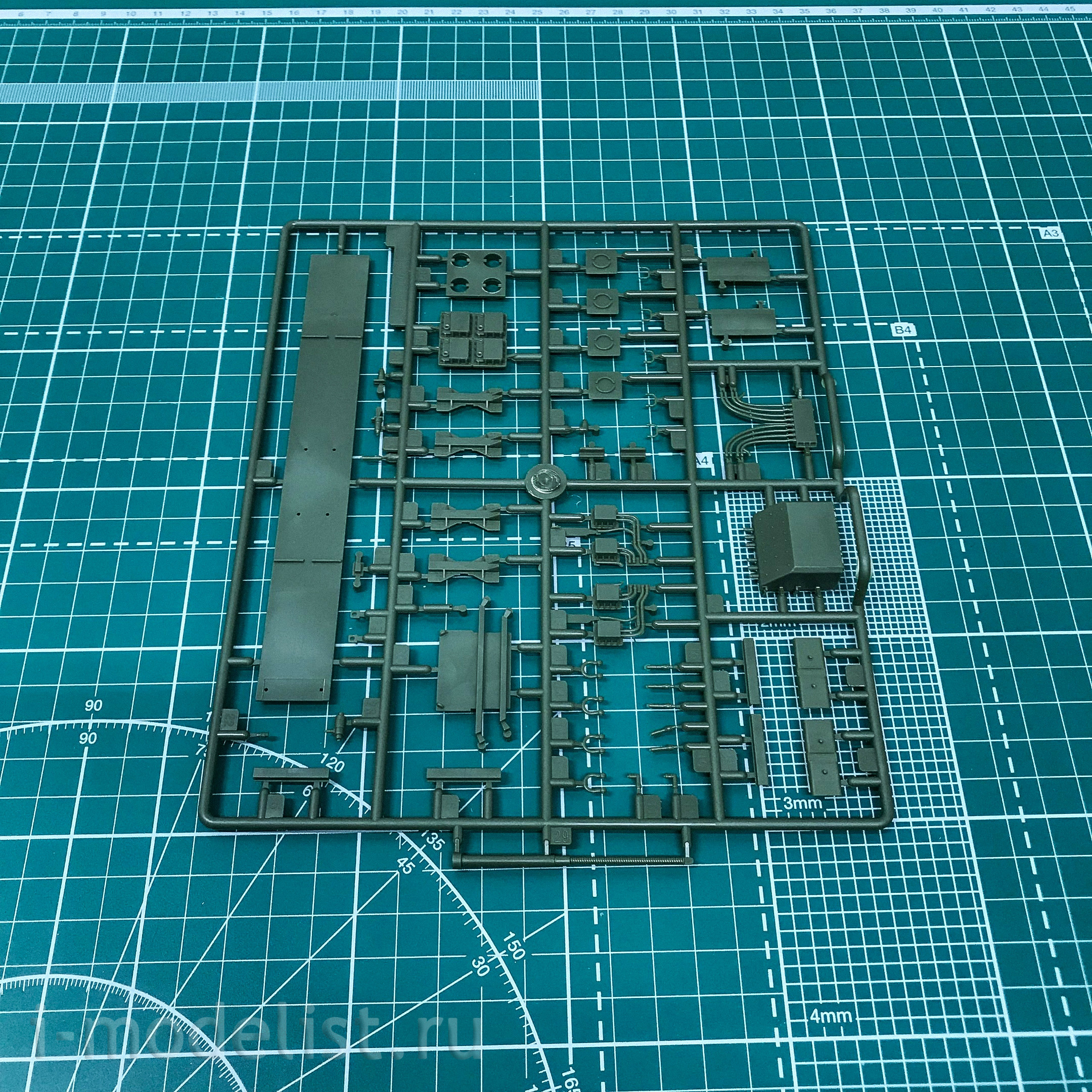 AF35S93 AFVClub 1/35 M901 Launcher and MIM-104F PATRIOT