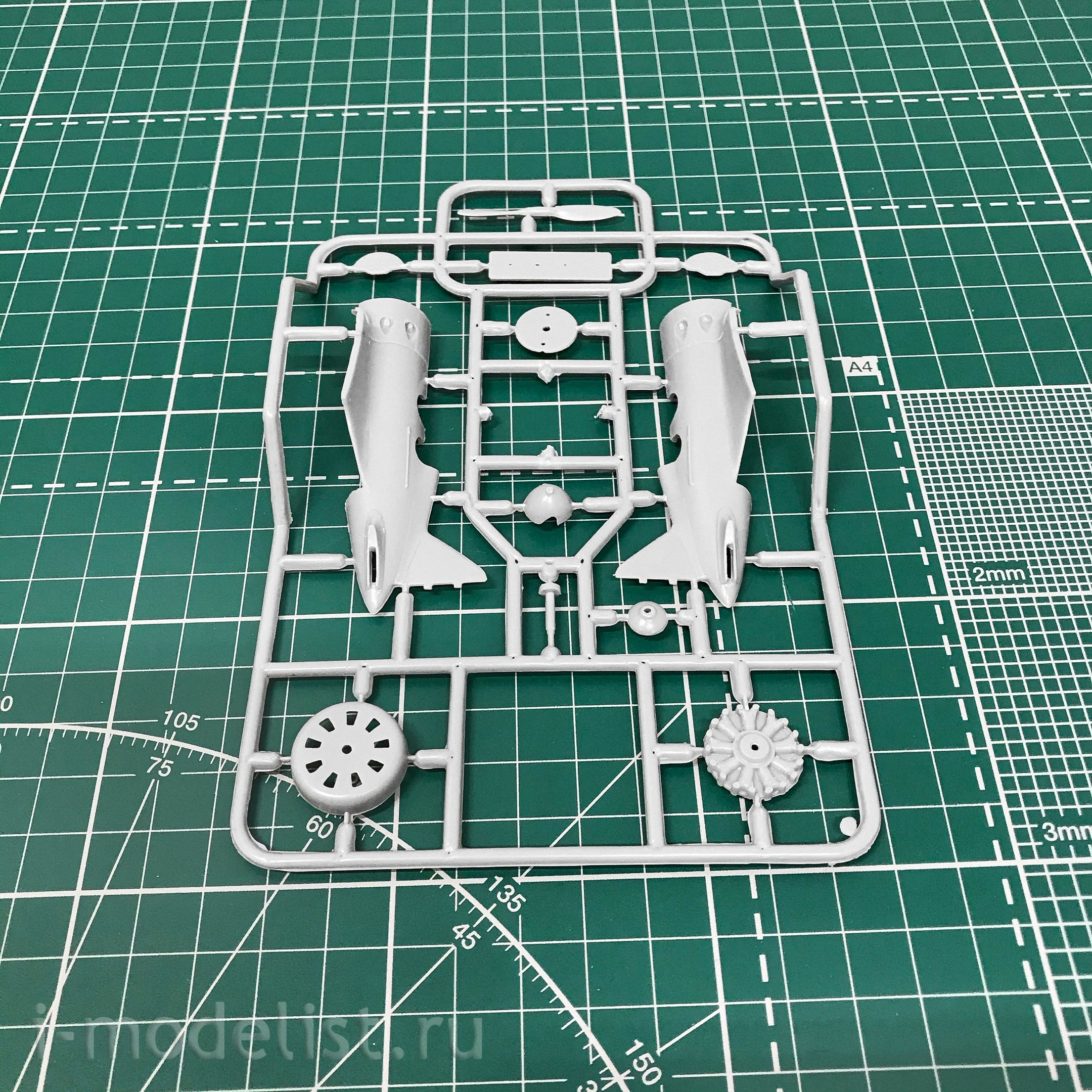 72315 Amodel 1/72 UTI-4 t15b
