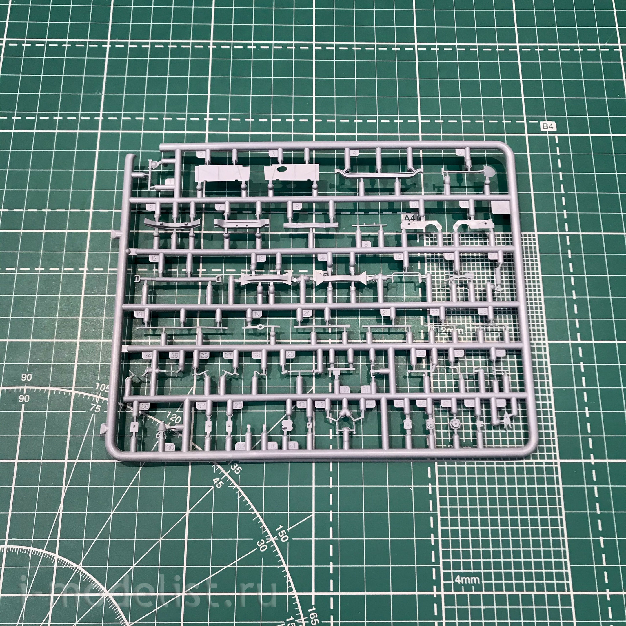 35GM0025 Gecko Models 1/35 Bedford MWD 15-cwt 4x2 General Service (Open Cab/Aeroscreen) Truck