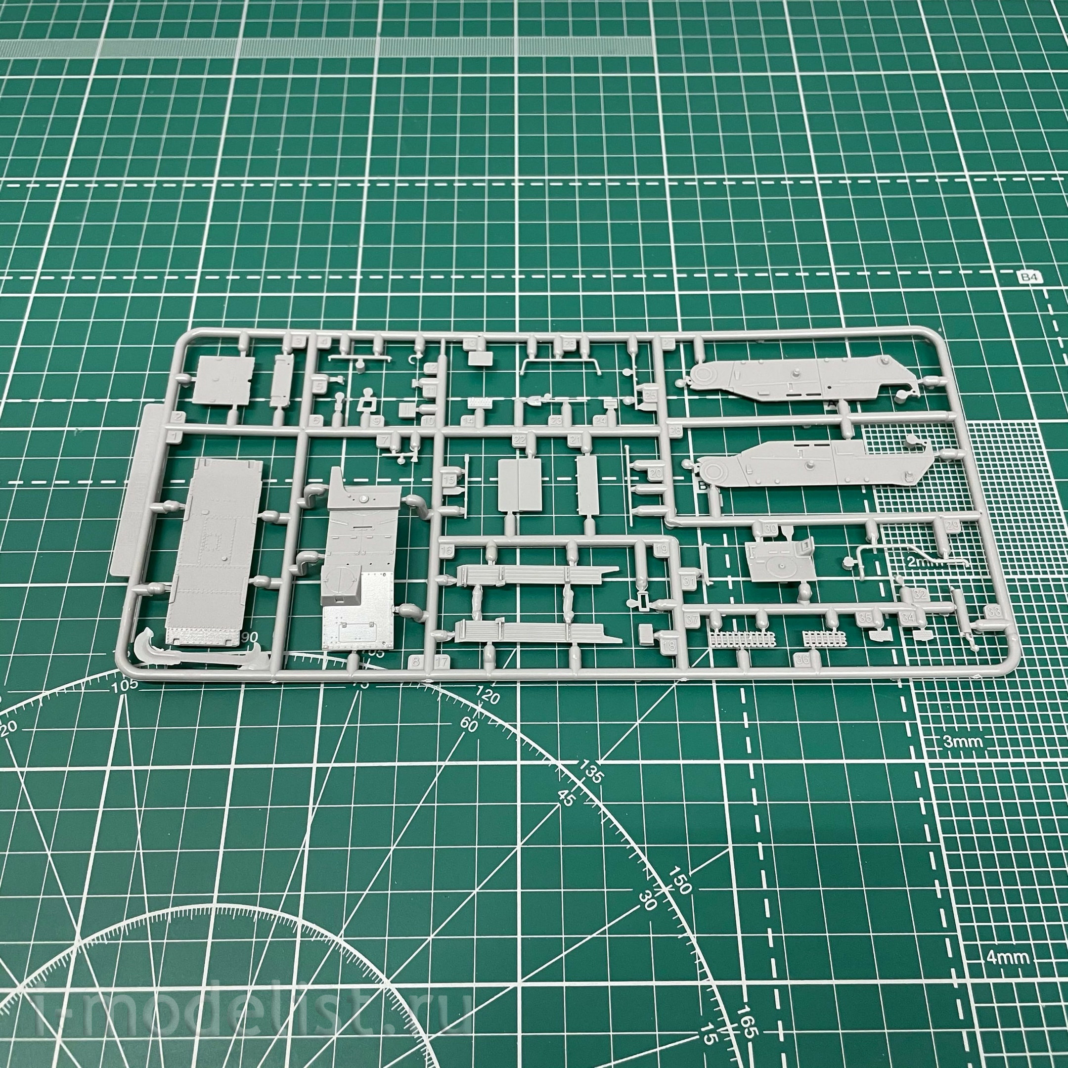 03315 Revell 1/72 German self-propelled artillery installation 38 (t) Grille Ausf. M