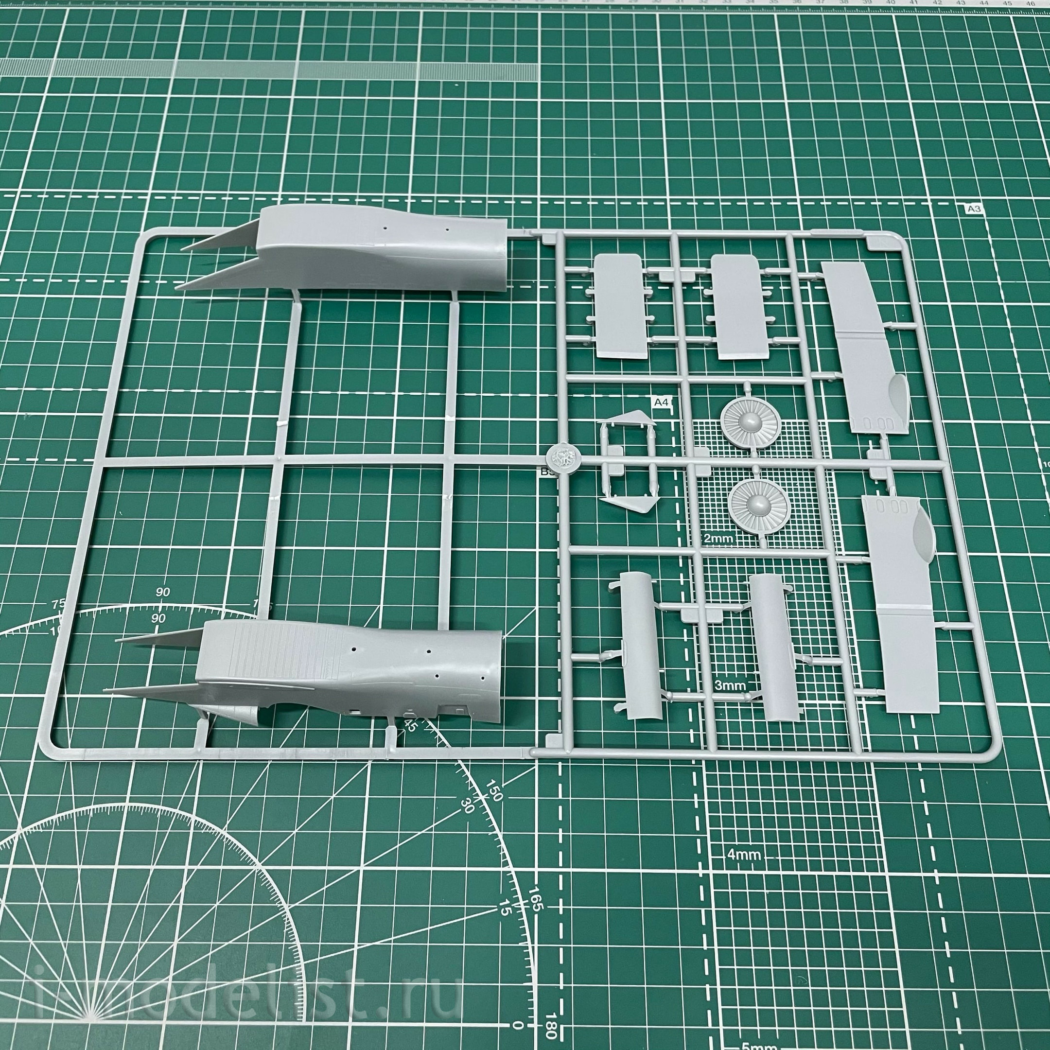 81715 HobbyBoss 1/48 PLA J-11B aircraft (export version of С-27)