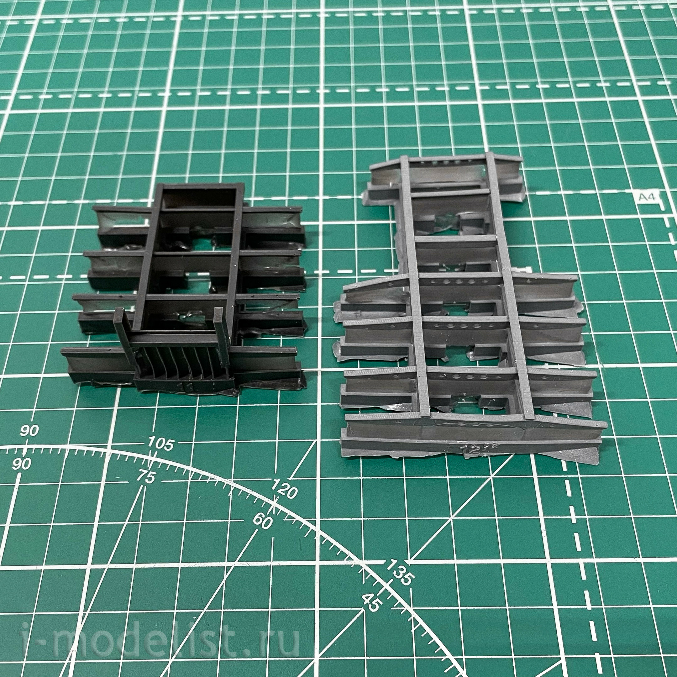 35031 GunTower Models 1/35 is a Soviet tractor with a semi-trailer. Kit 1 (51A)