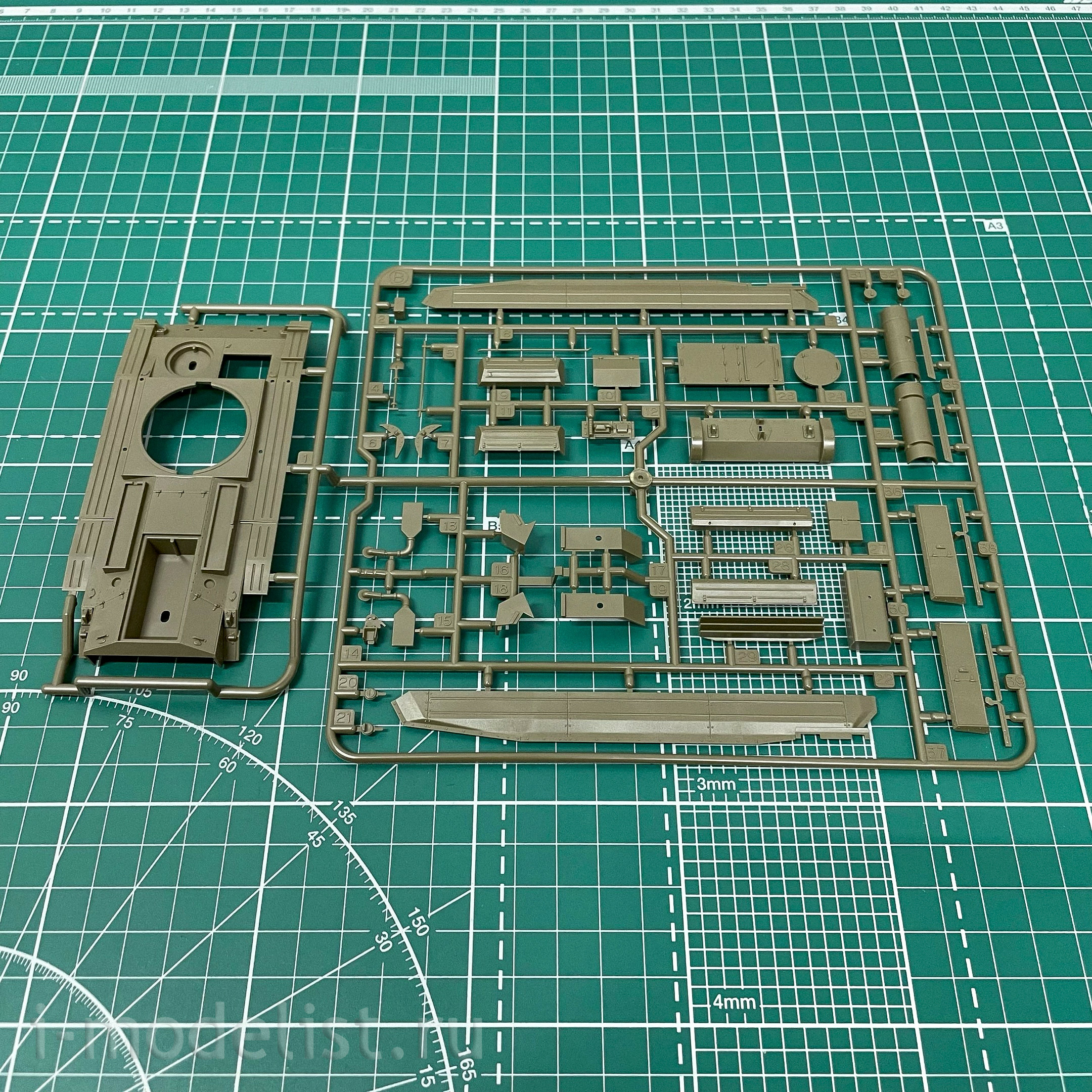 3255 Tamiya 1/48 English cruiser tank Crusader Mk.III/MK.IV