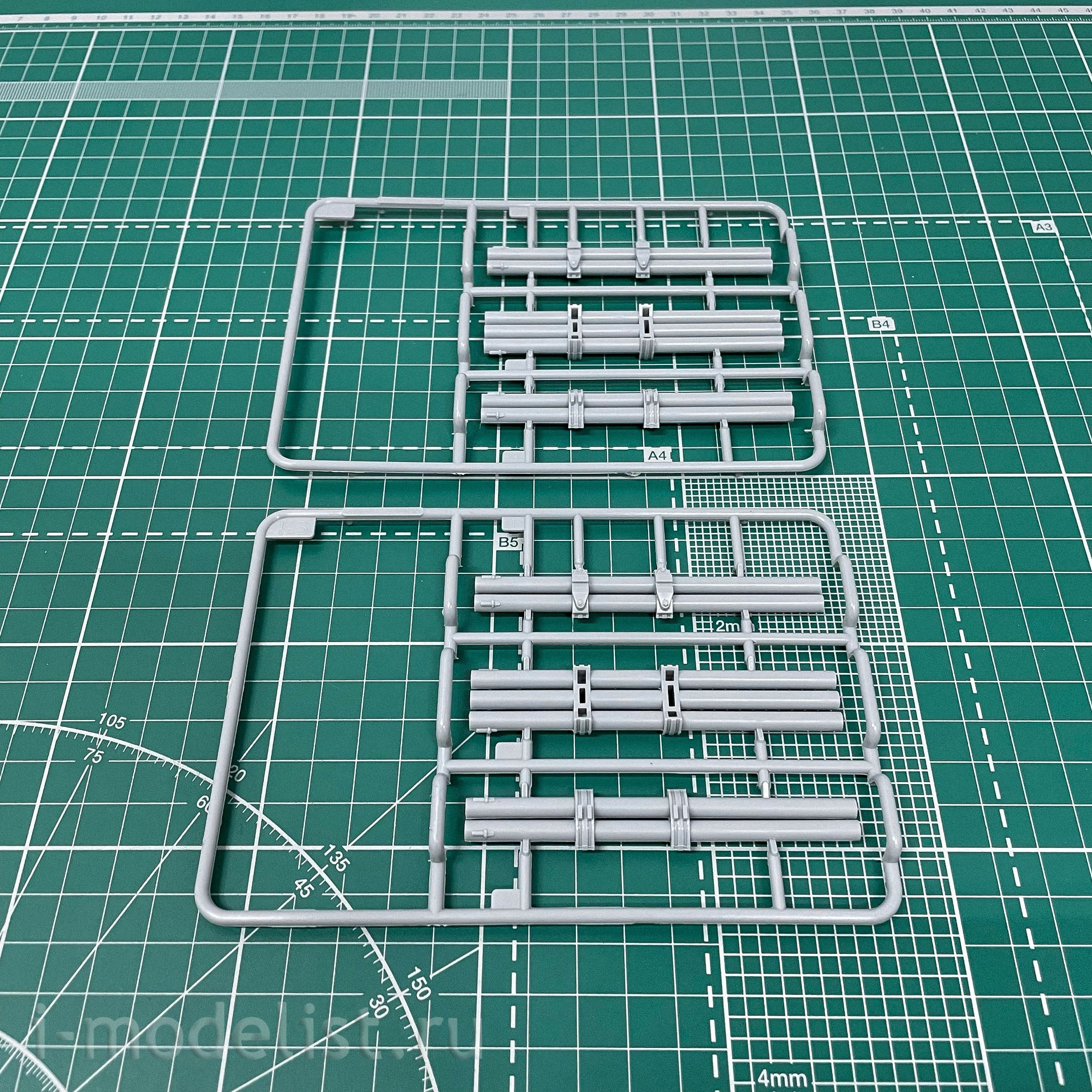 81806 HobbyBoss 1/18 UH-1 Huey B Helicopter