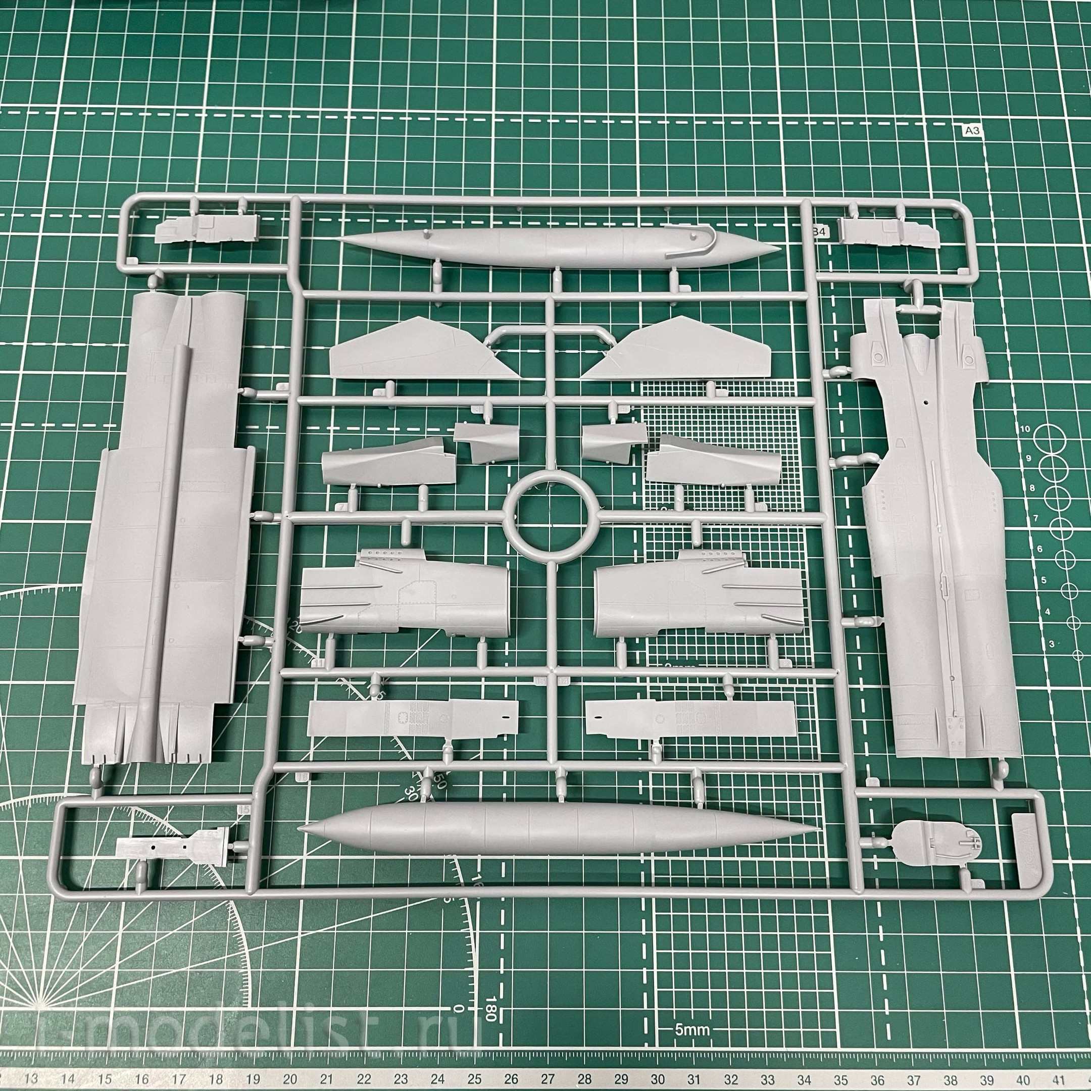 72178 ICM 1/72 MiGG-25PU, Soviet training aircraft