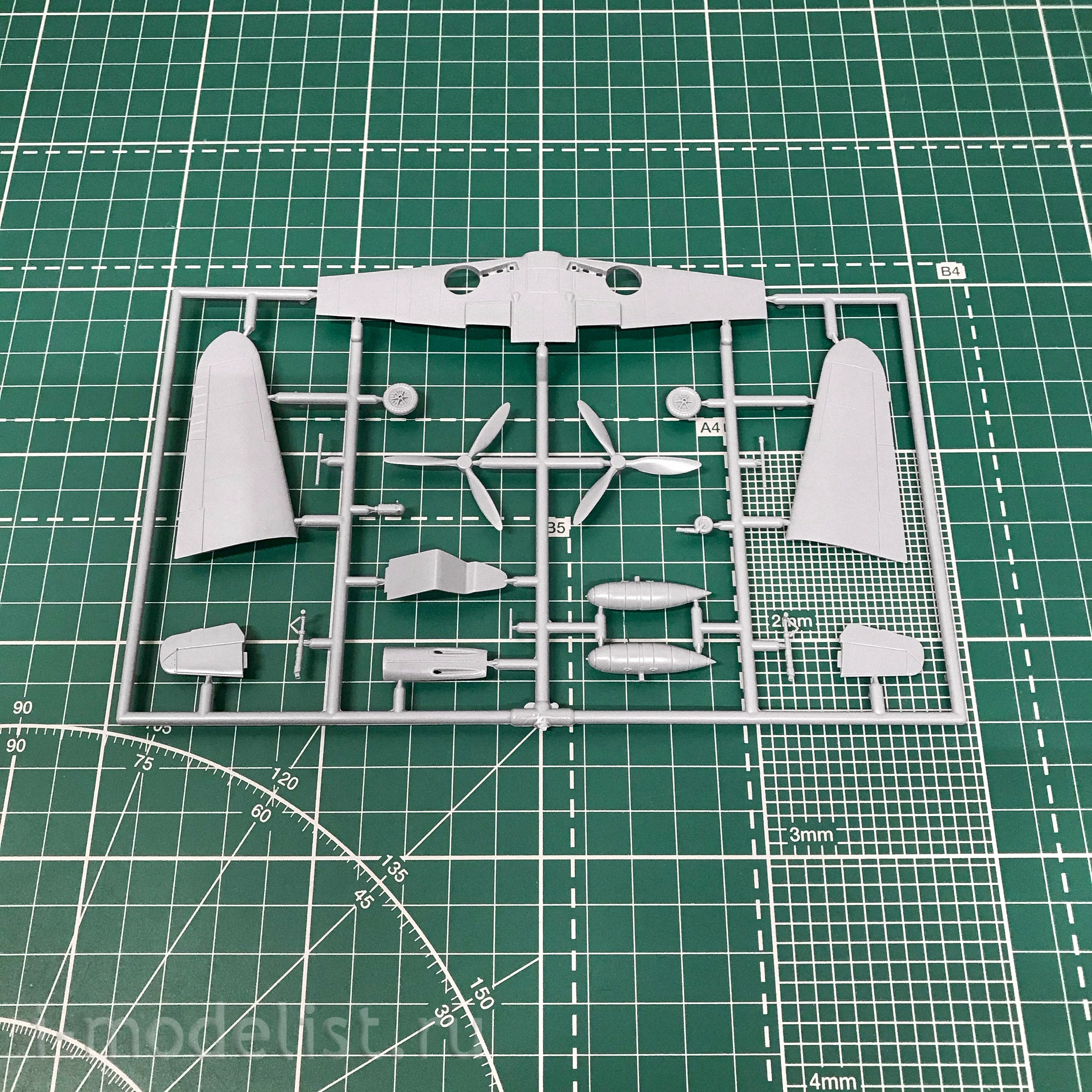 AZ7563 AZ Model 1/72 Airplane Messerschmitt Bf-109F `Fridrich`
