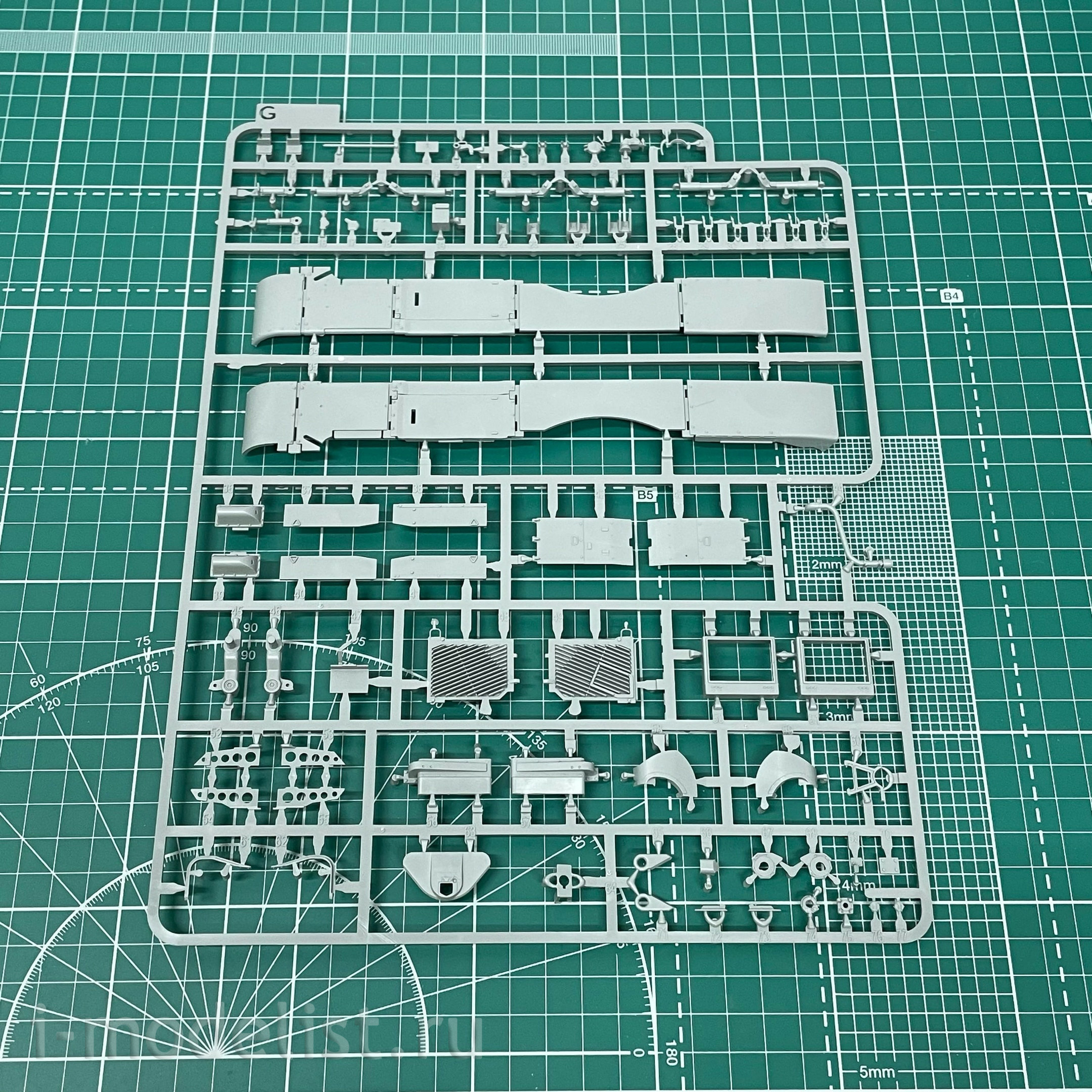 2142 Takom 1/35 Tank M60A1 w/ERA & M9 Bulldozer