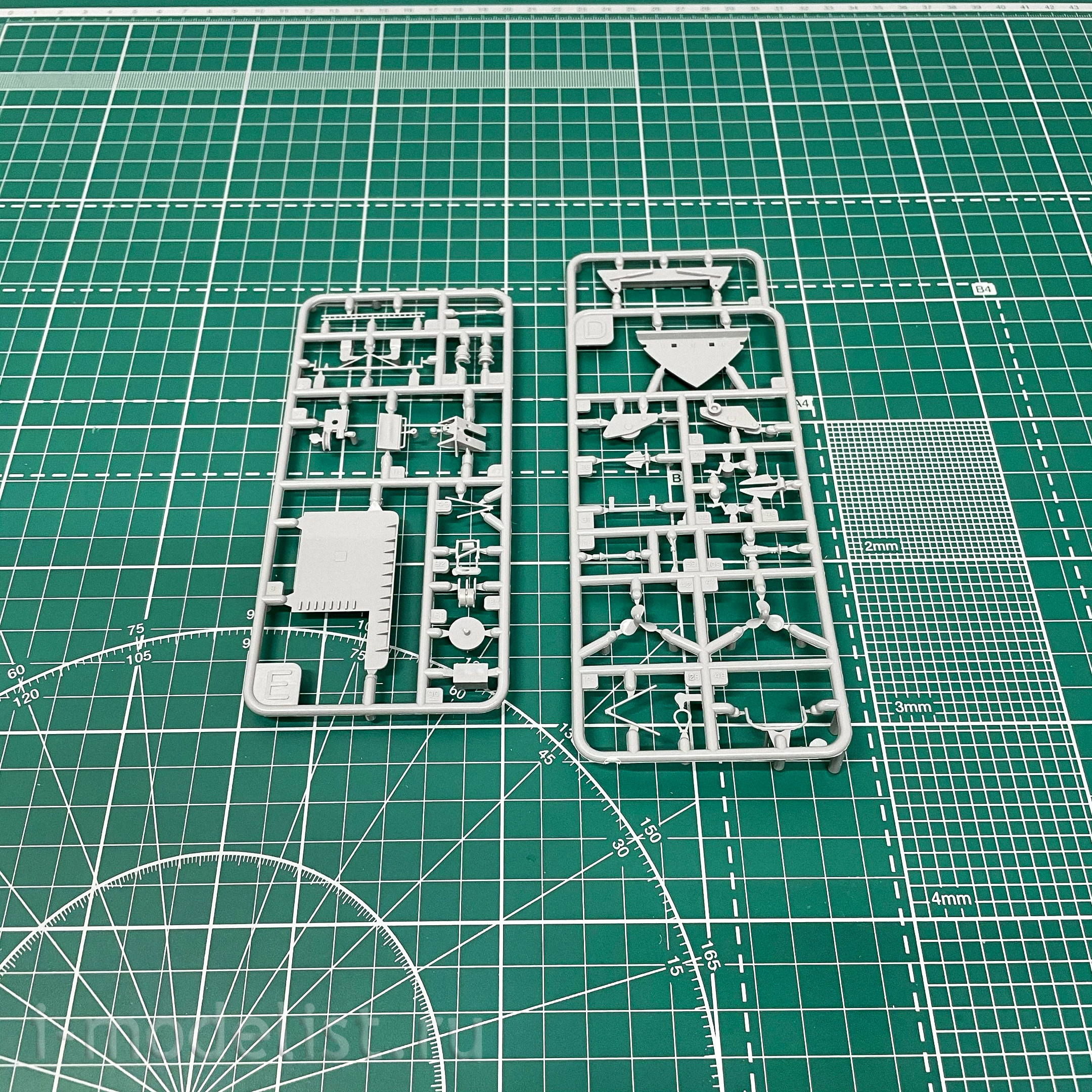 05169 Revell 1/144 US Navy Landing Ship medium (Bofors, 40 mm X-ray gun)