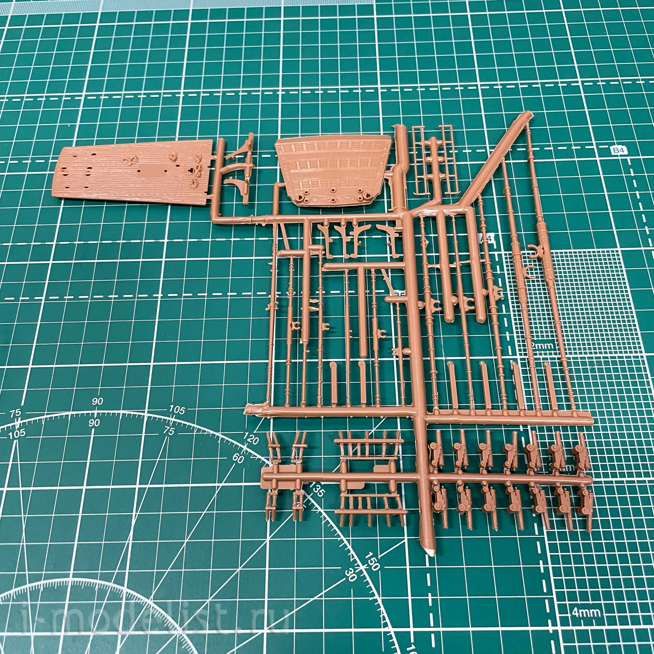 05408 Revell 1/225 H. M. S. Victory