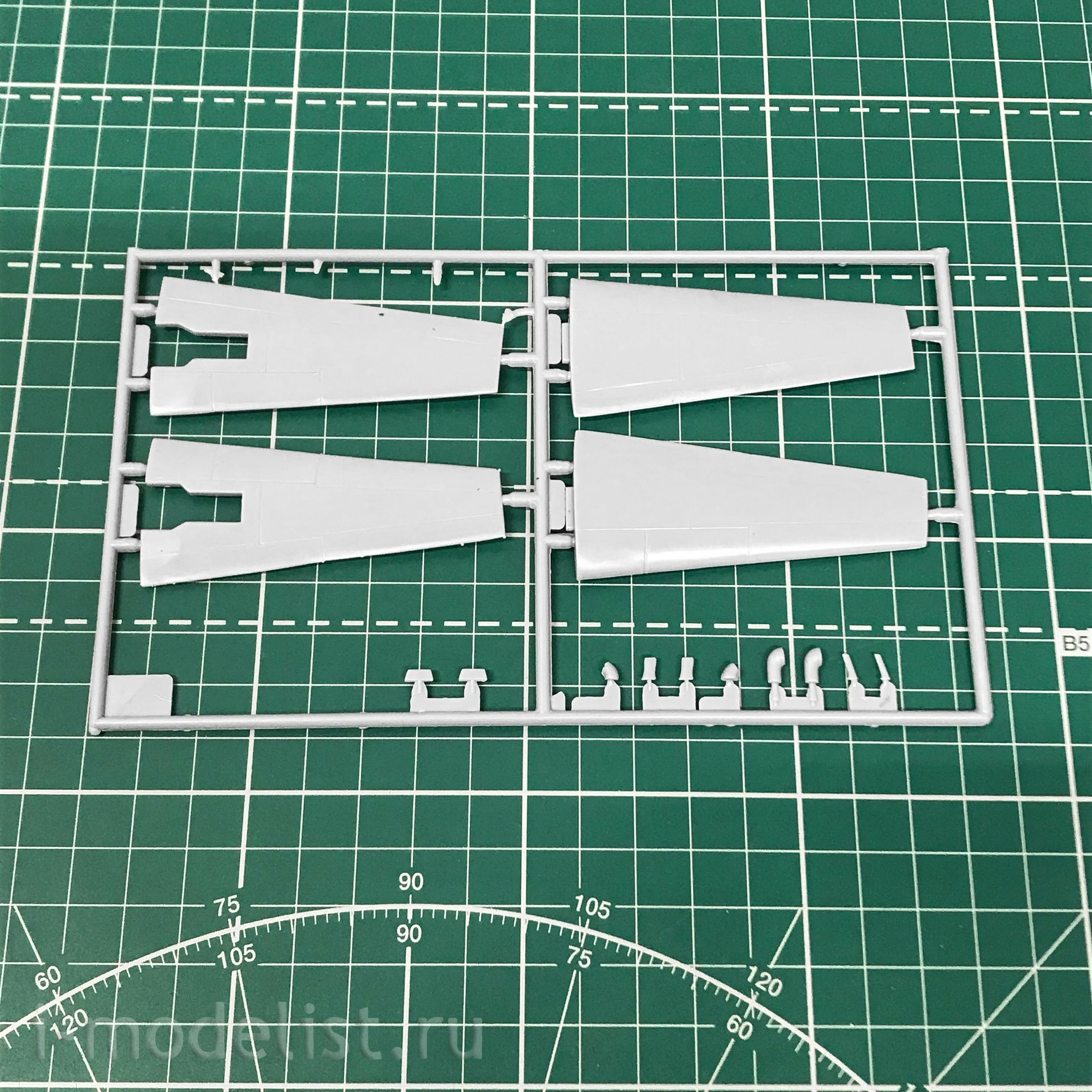 SP1002 Premiere 1/72 Aircraft EMB-312 