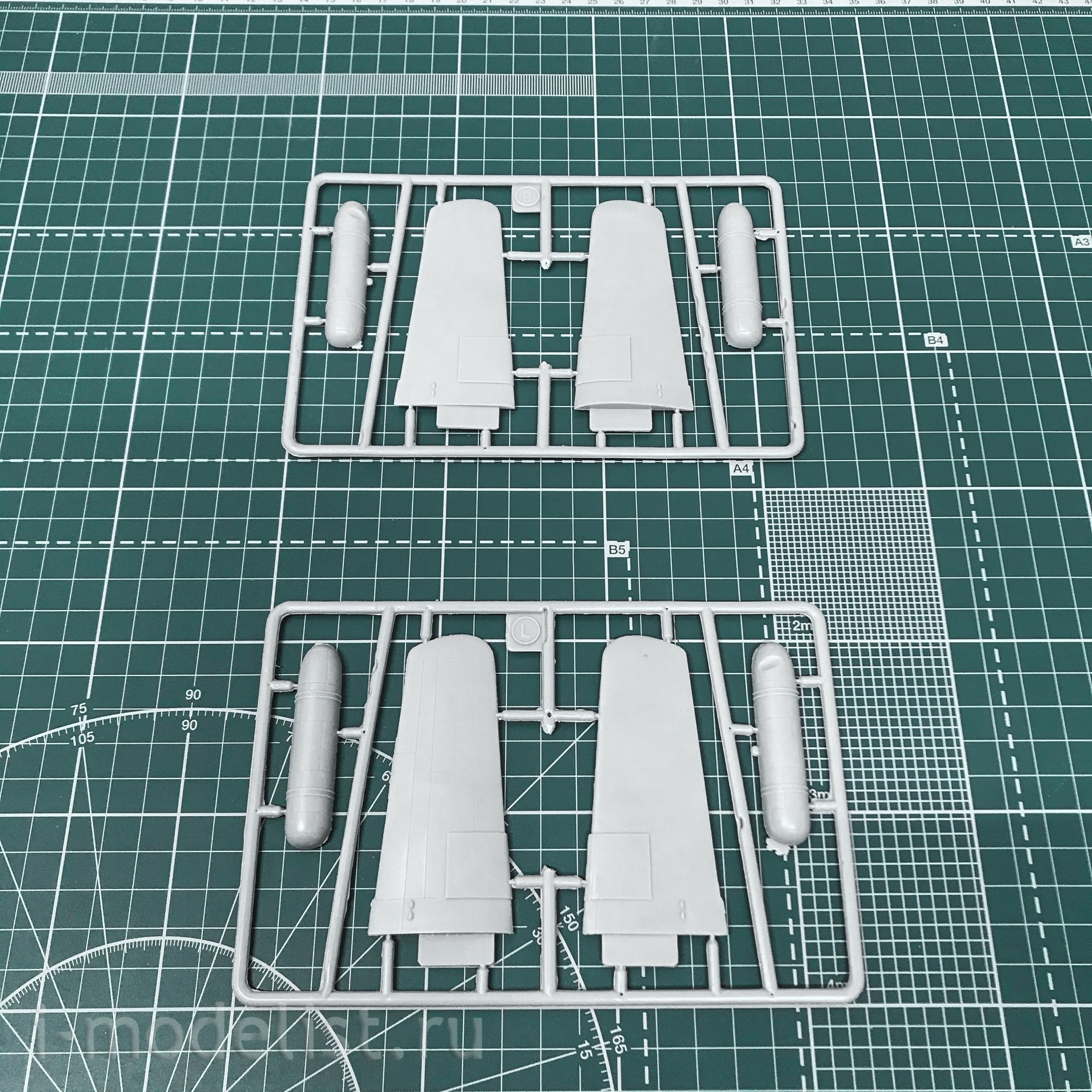 72149 Amodel 1/72 Helicopter