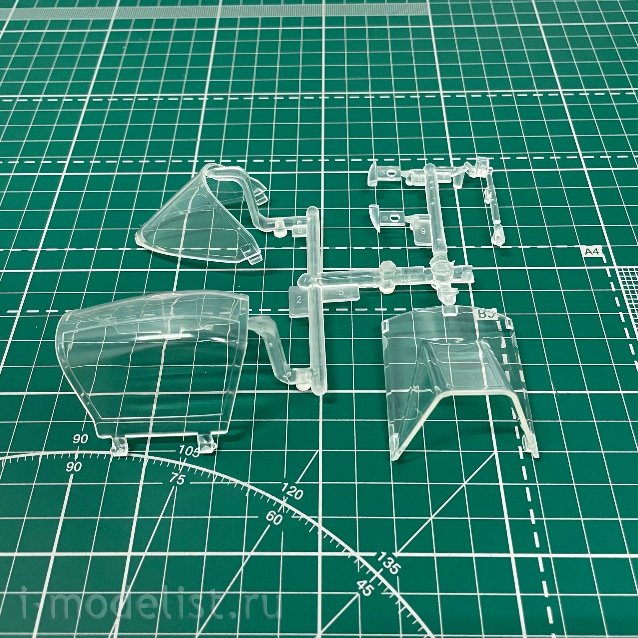 81805 HobbyBoss 1/18 ME262 A-1a Fighter