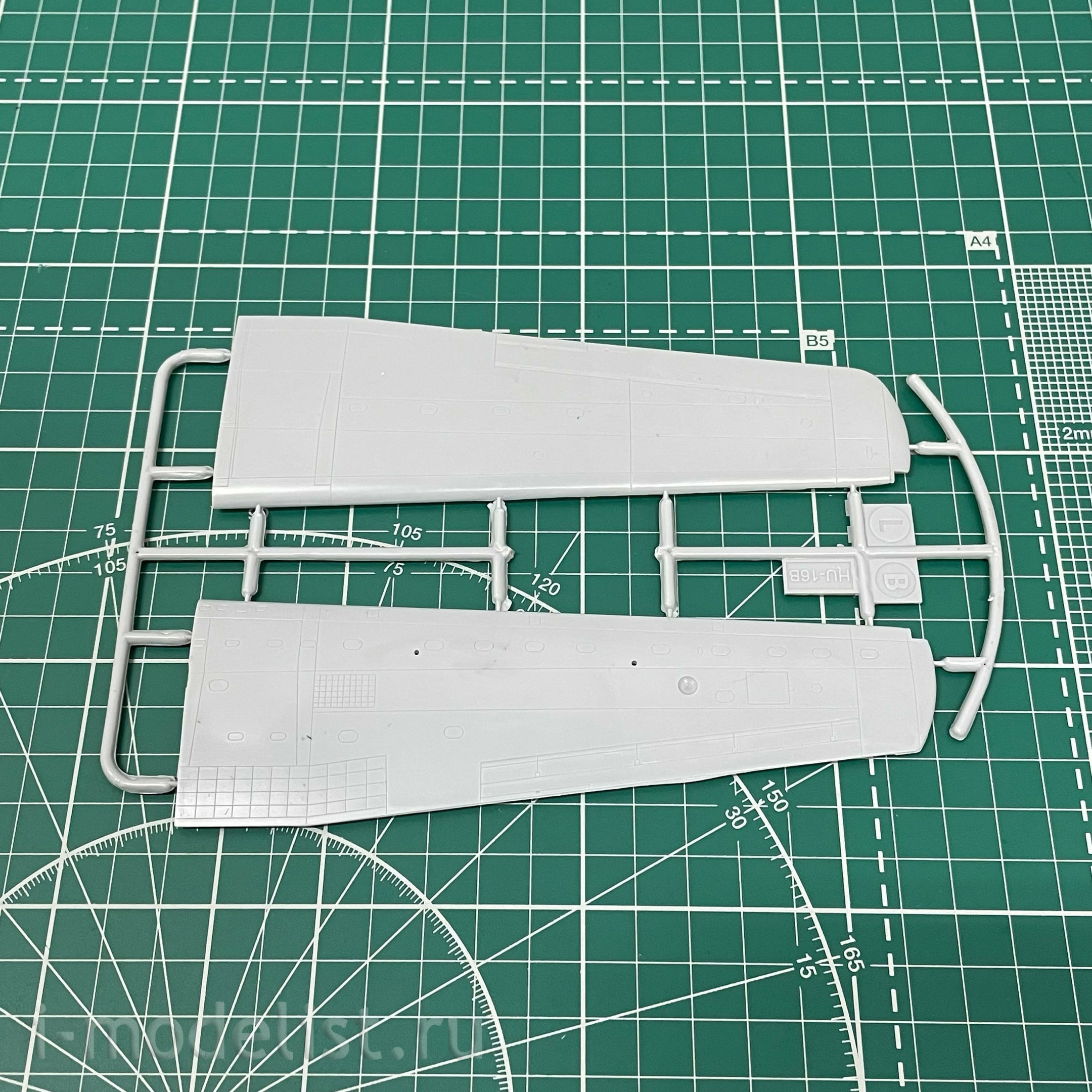 SVM-72027 Sova-M 1/72 UF-2 Albatross Aircraft 