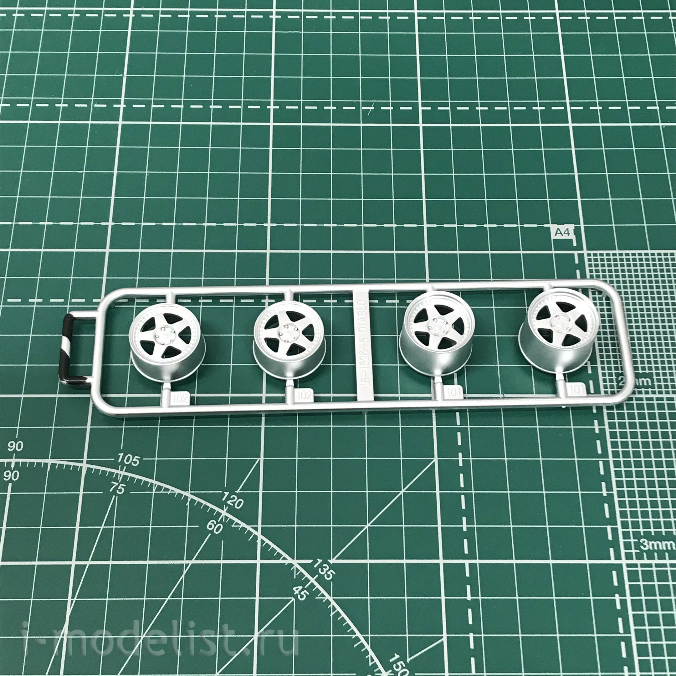 05899 Aoshima 1/24 Assembly model Lamborghini Diablo GT 99