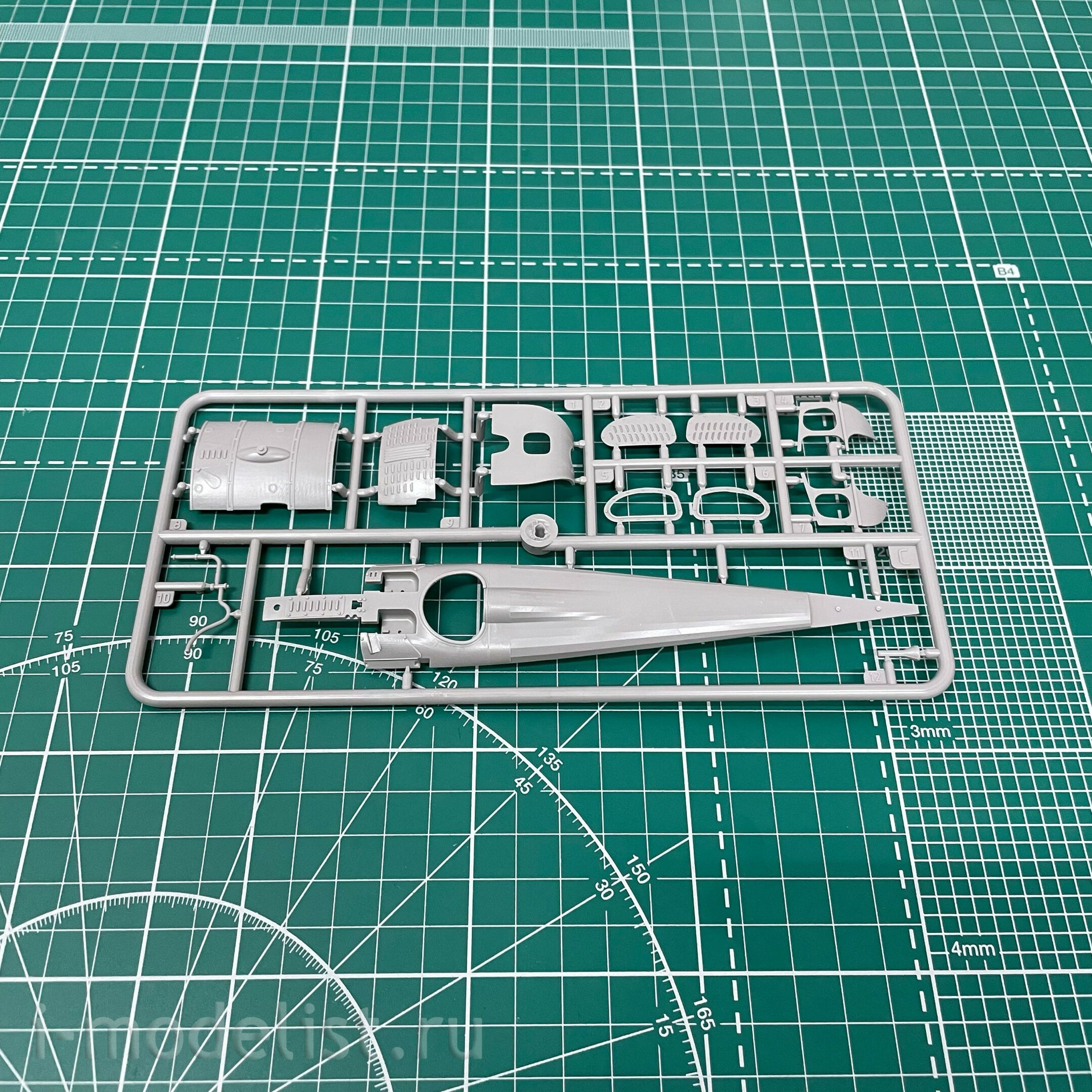 02833 Trumpeter 1/48 US.NAVY F9F-2P “PANTHER” 