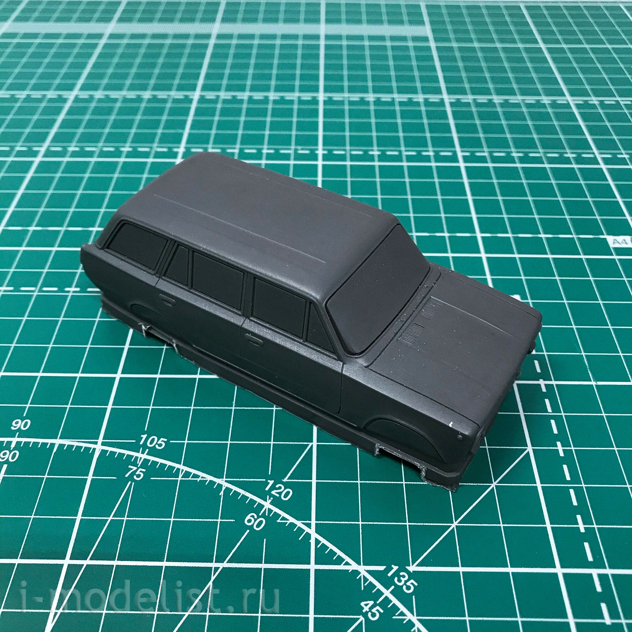 GunTower Models 35011 1/35 Soviet passenger car Kit 4 (2102), the one-piece body