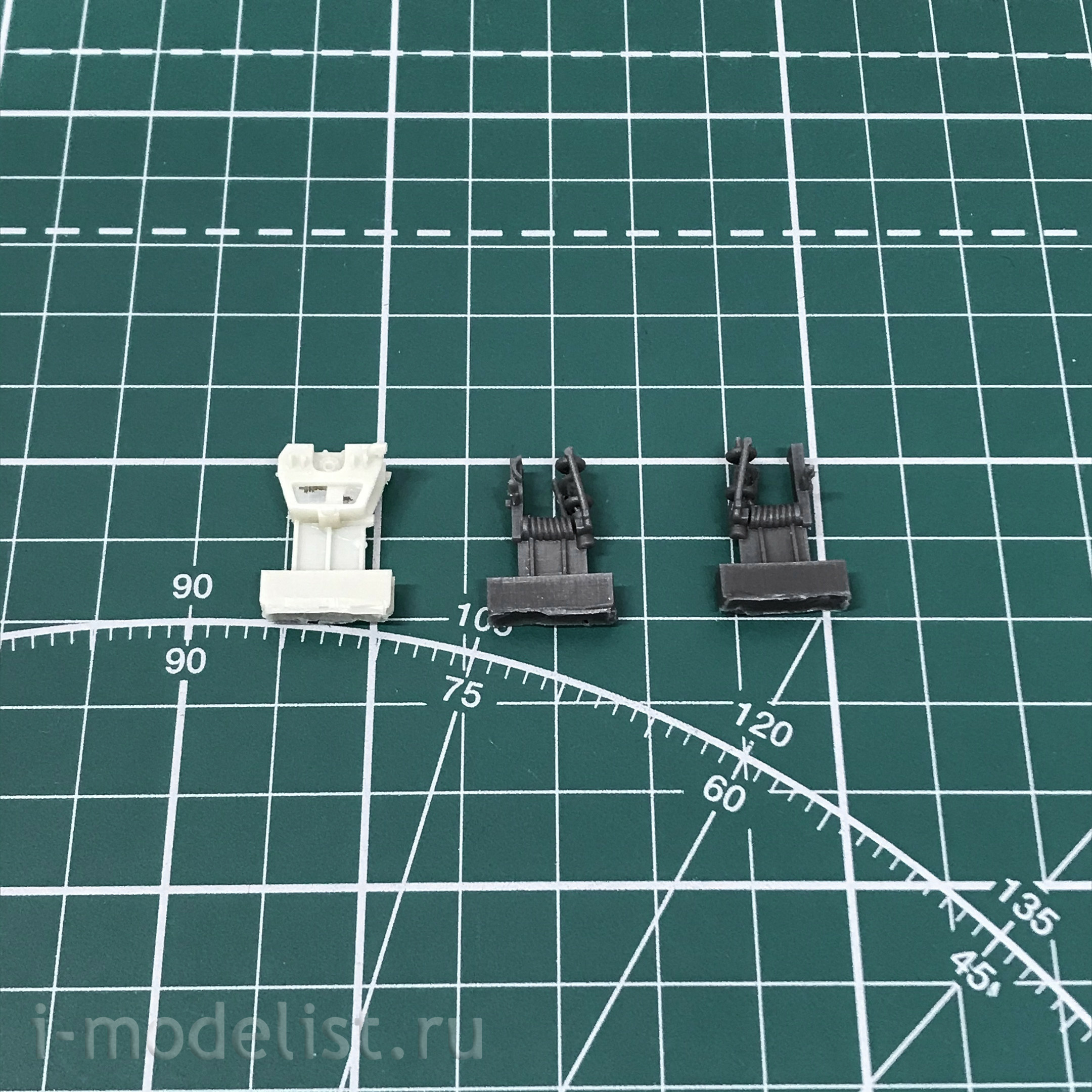 35008 GunTower Models 1/35 Soviet cargo scooter Kit 2 (booth)