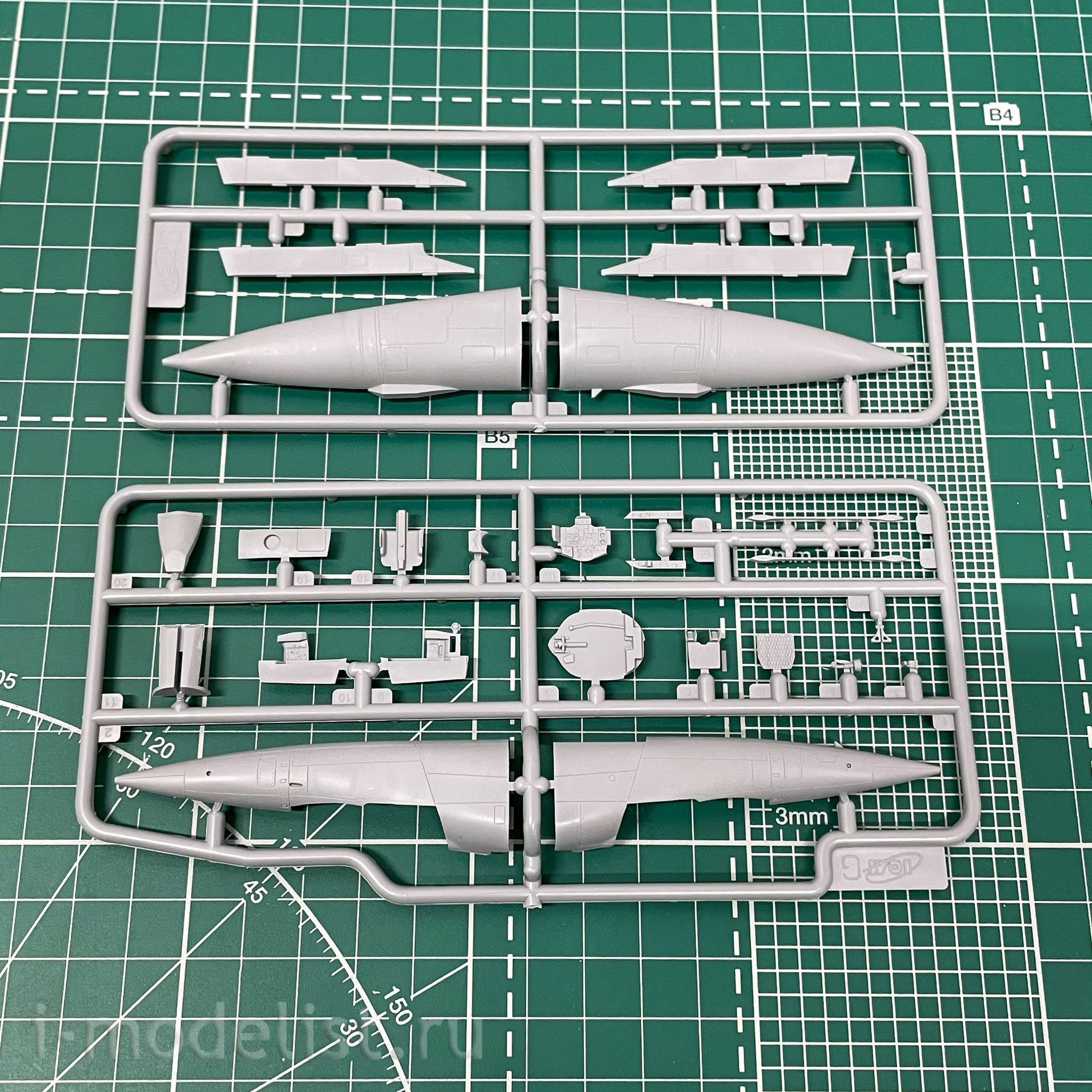 72178 ICM 1/72 MiGG-25PU, Soviet training aircraft