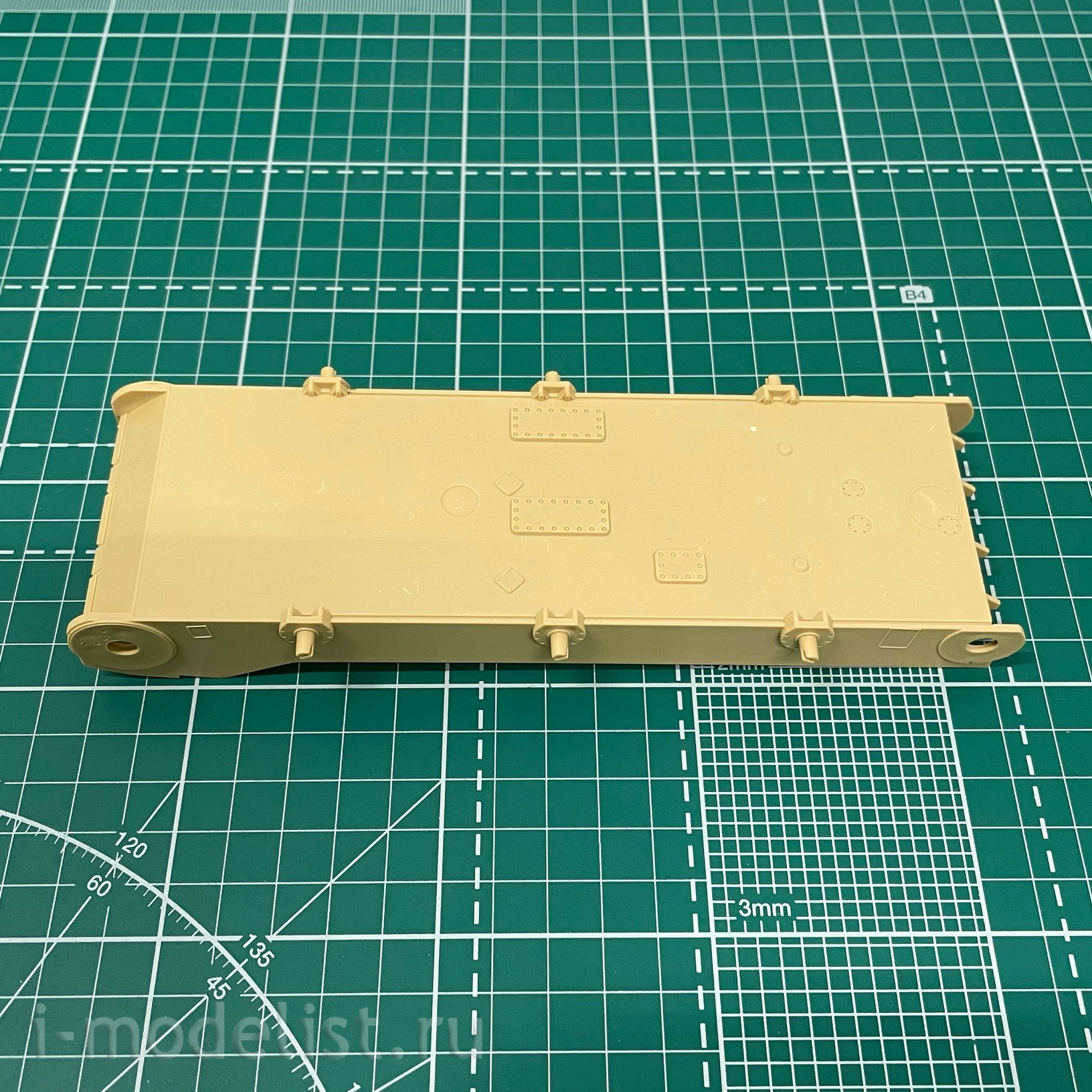 35A044 Amusing Hobby 1/35 Self-propelled gun Ferdinand Jagdpanzer Sd. kfz. 184 No 15100