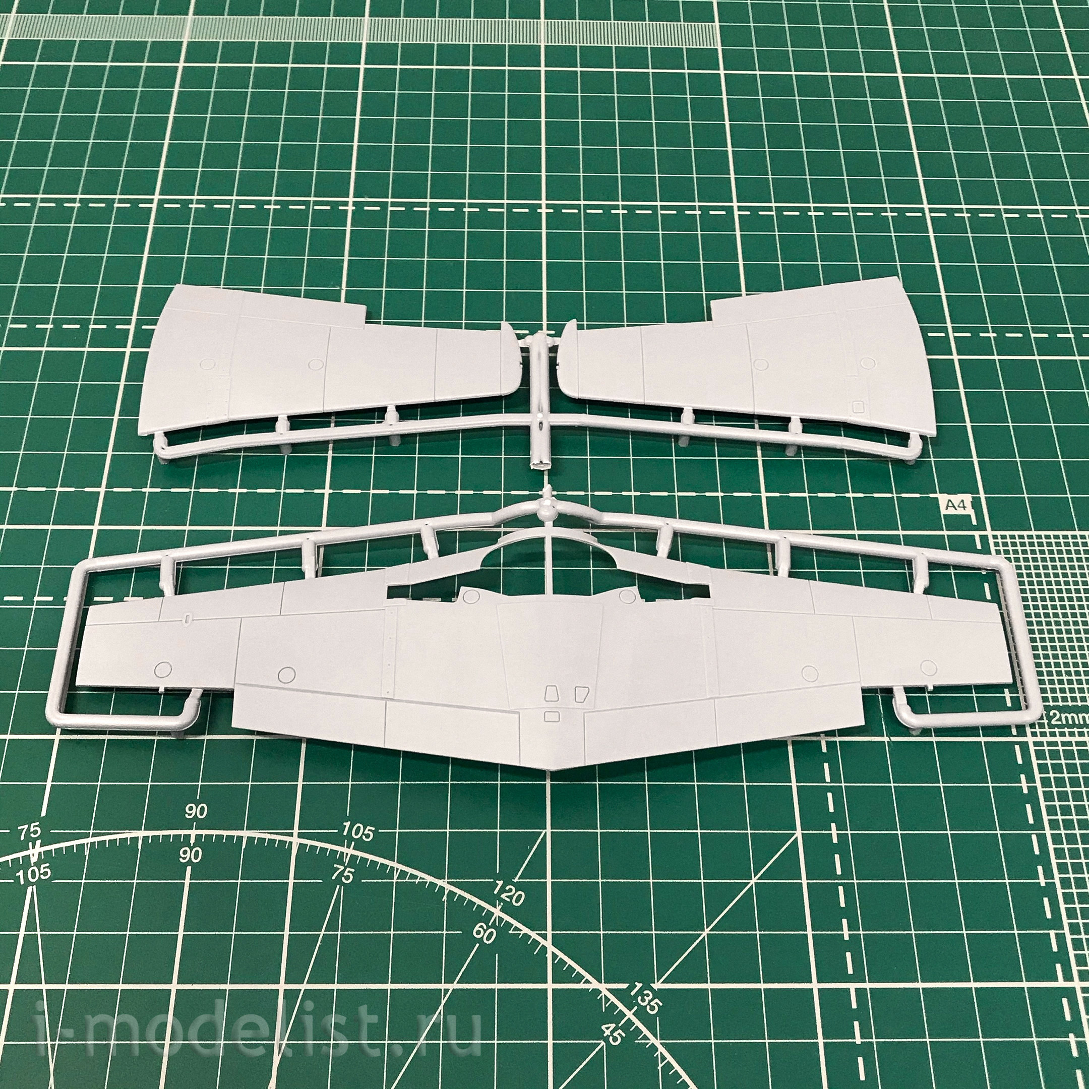 48049d ARK-models 1/48 La-9 Fighter (with 3D decals)