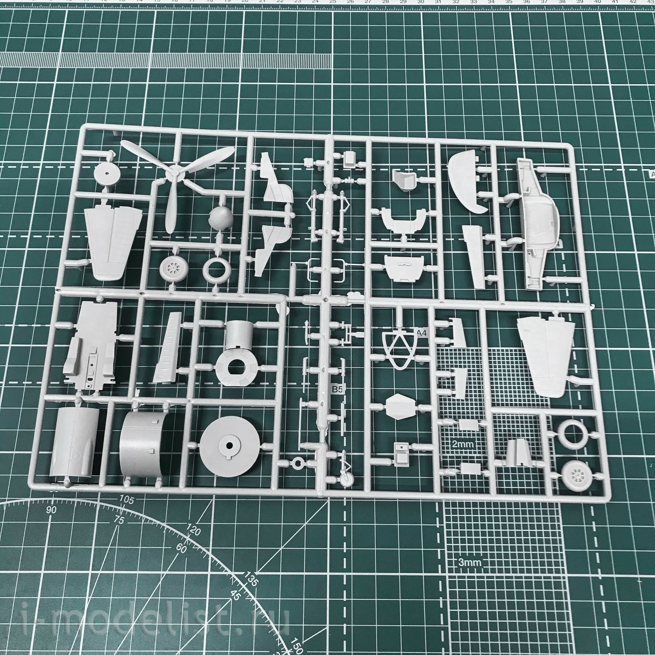 48050d ARK-models 1/48 La-11 Fighter (with 3D decals)