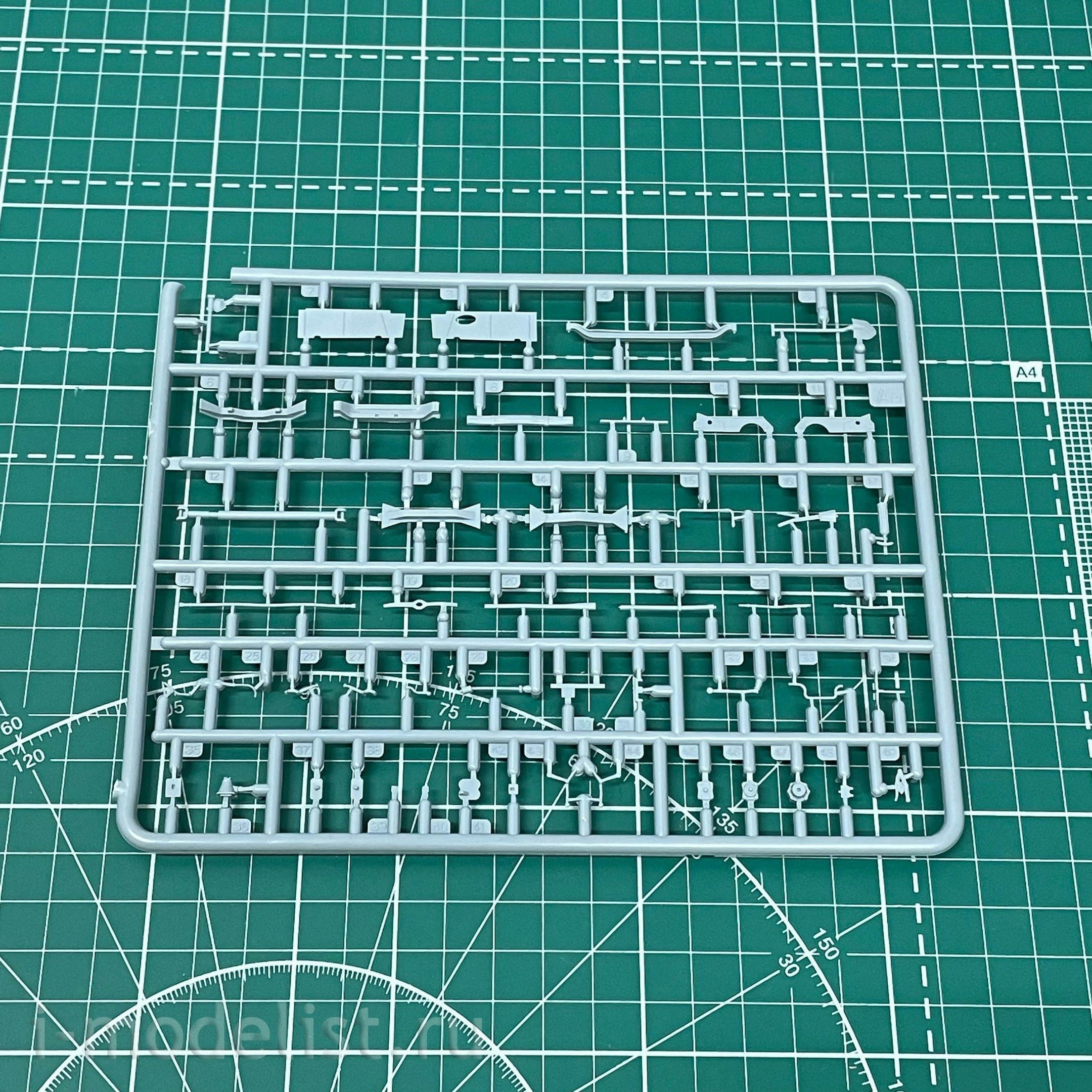 35GM0027 Gecko Models 1/35 Bedford MWD 15-Cwt 4x2 Gs Car