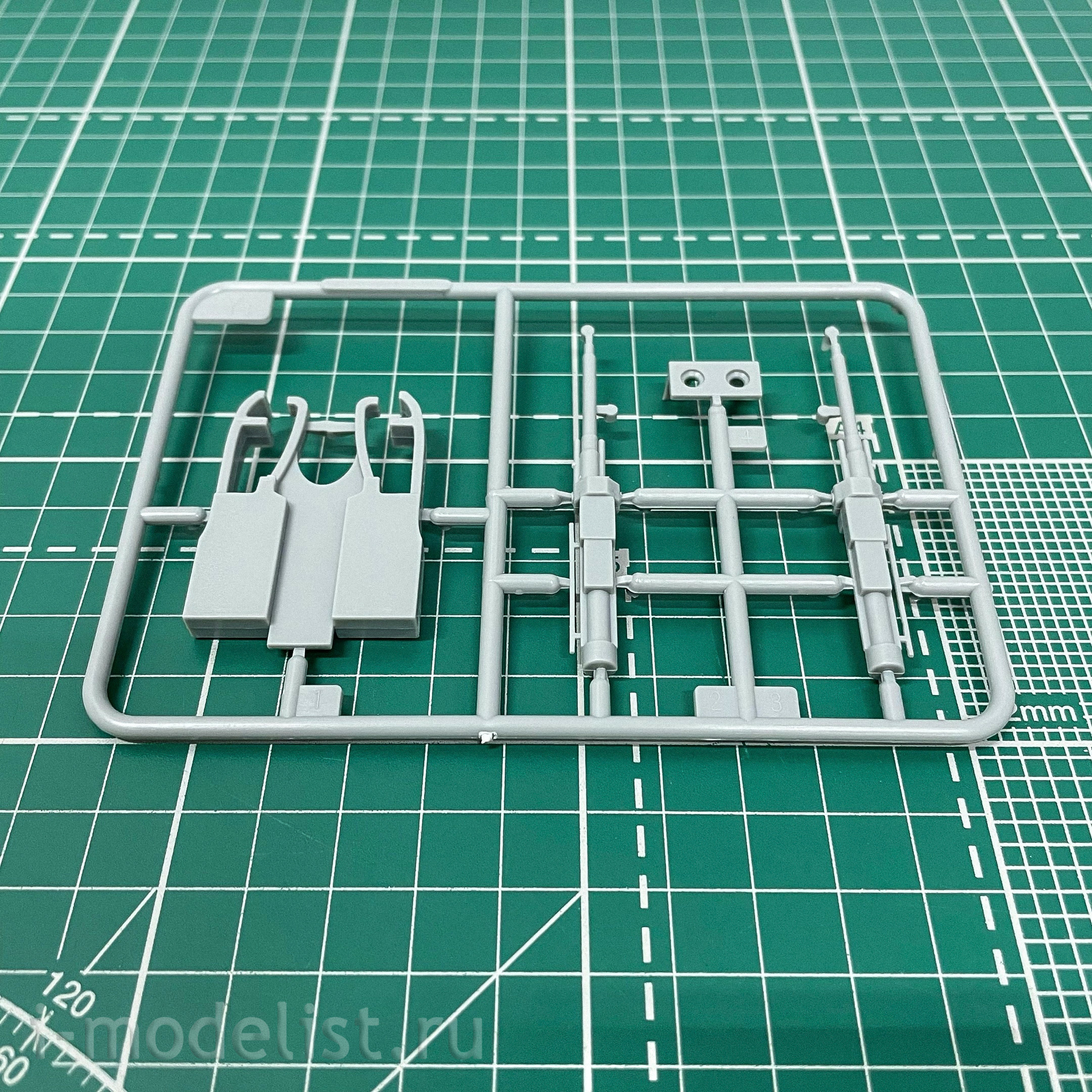 81803 HobbyBoss 1/18 Focke Wulf Fw 190 A-8 Aircraft