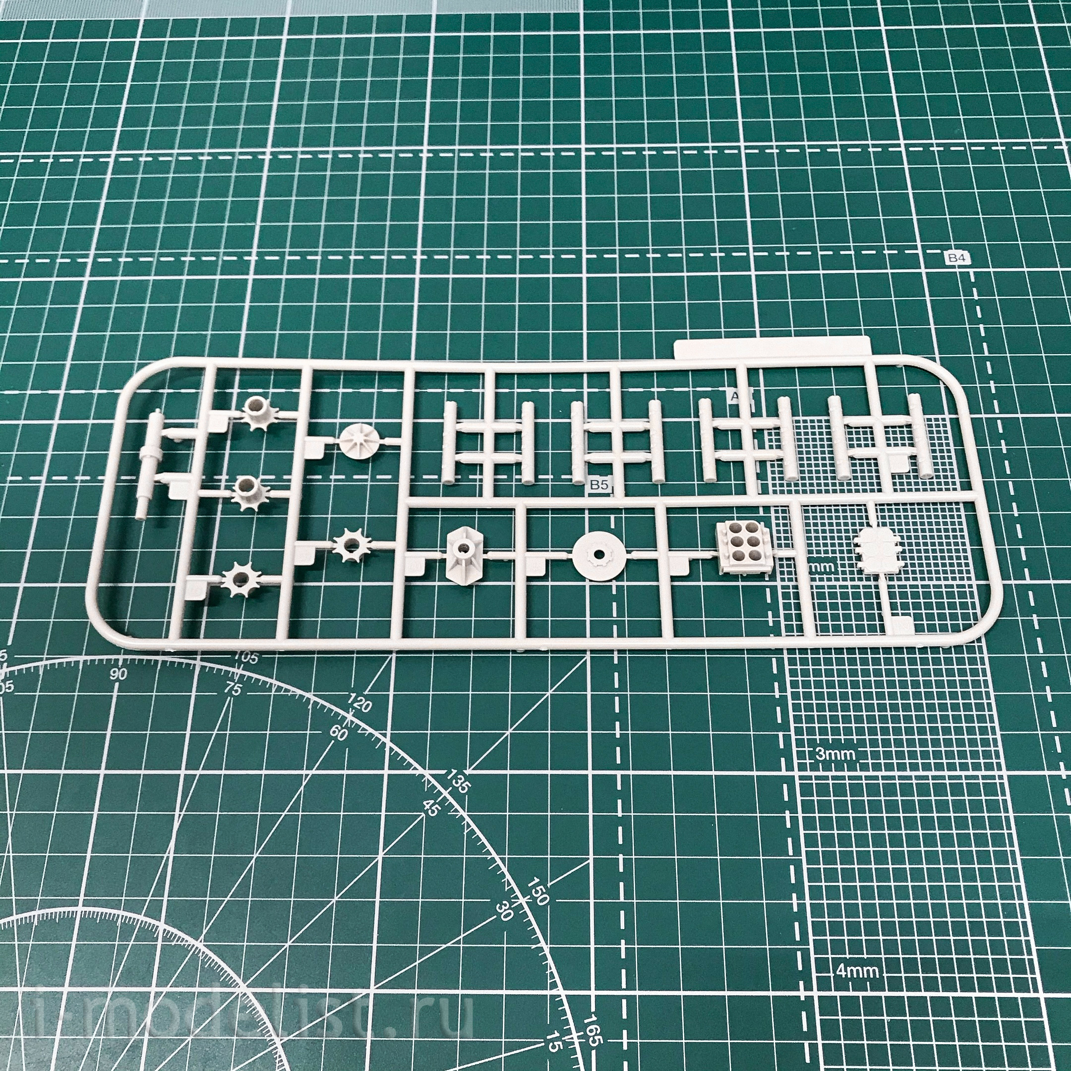 KH50007 Kitty Hawk 1/35 SH-60F Ocean Hawk