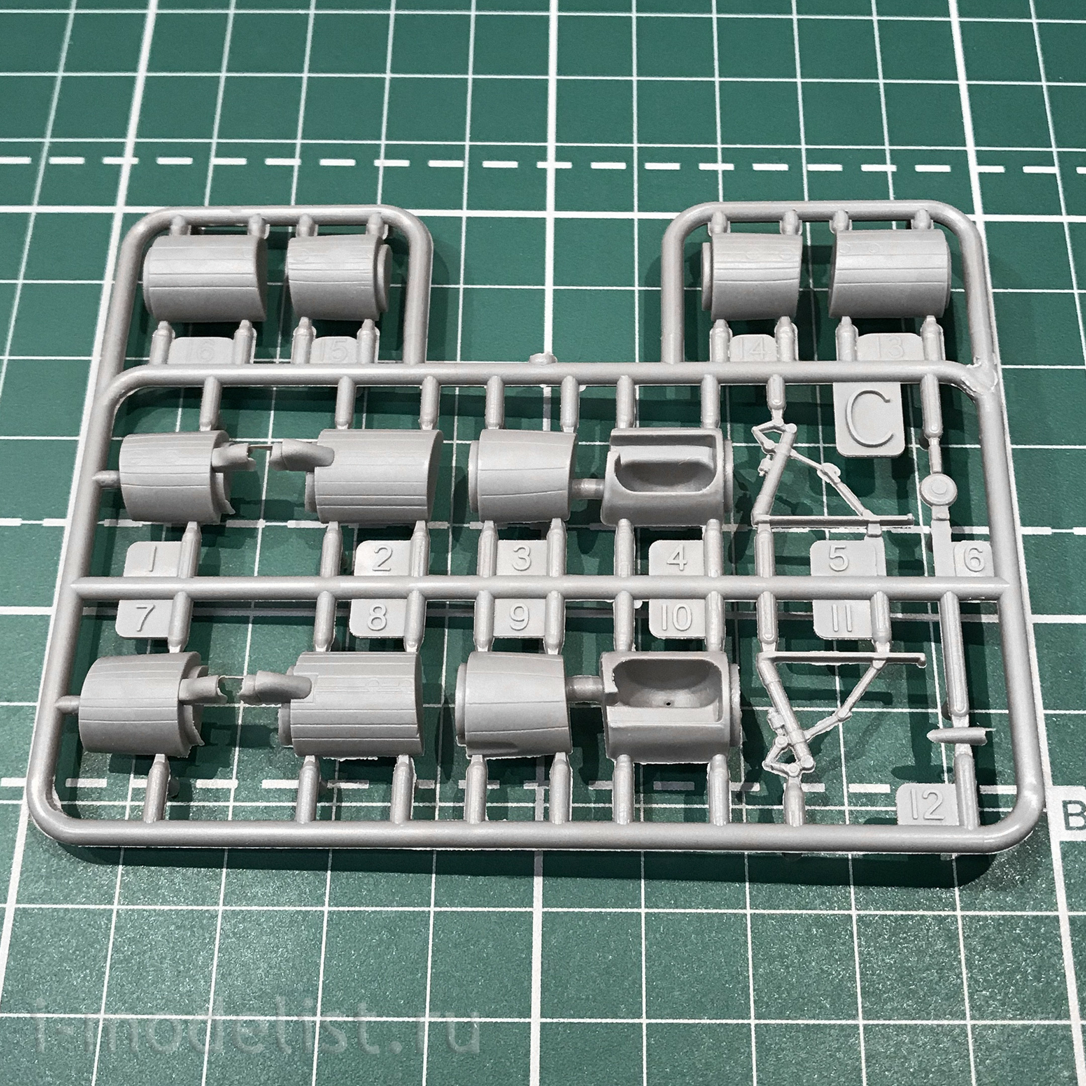 339 Roden 1/144 Boeing 307 Stratoliner (TWA SA-307B)