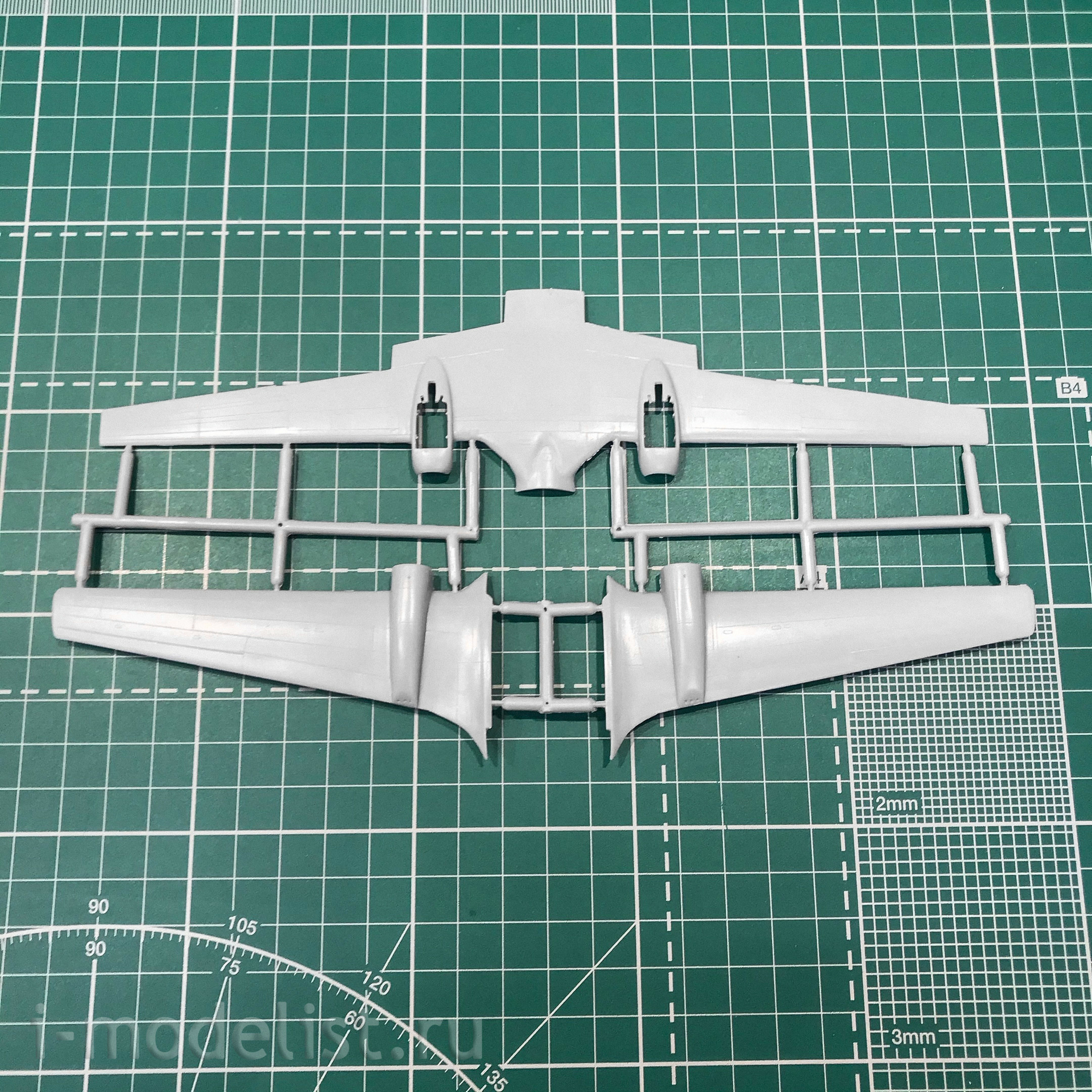 1447 Amodel 1/144 Ilyushin Il-14P Nato code 