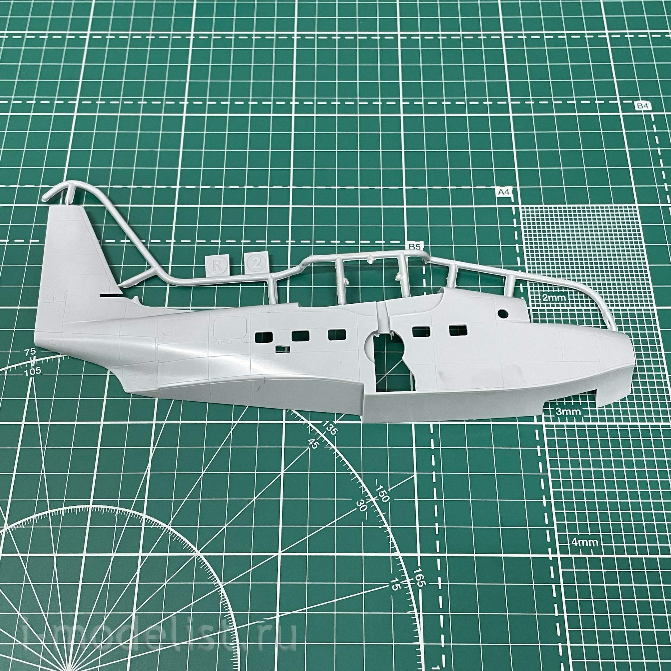 SVM-72027 Sova-M 1/72 UF-2 Albatross Aircraft 