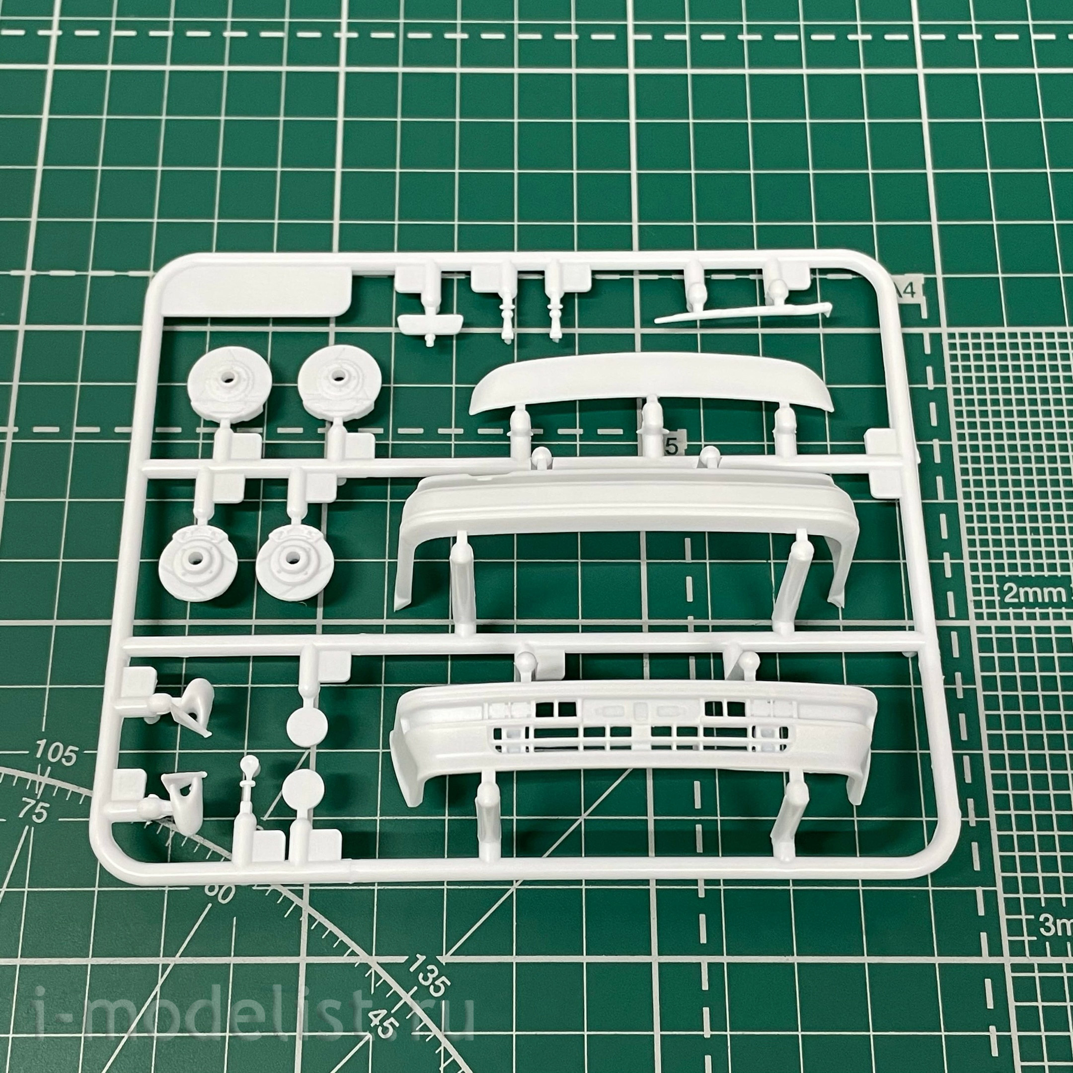 PN24016 NuNu 1/24 Toyota Corolla Levin AE92 '89 SPA 24 HOURS