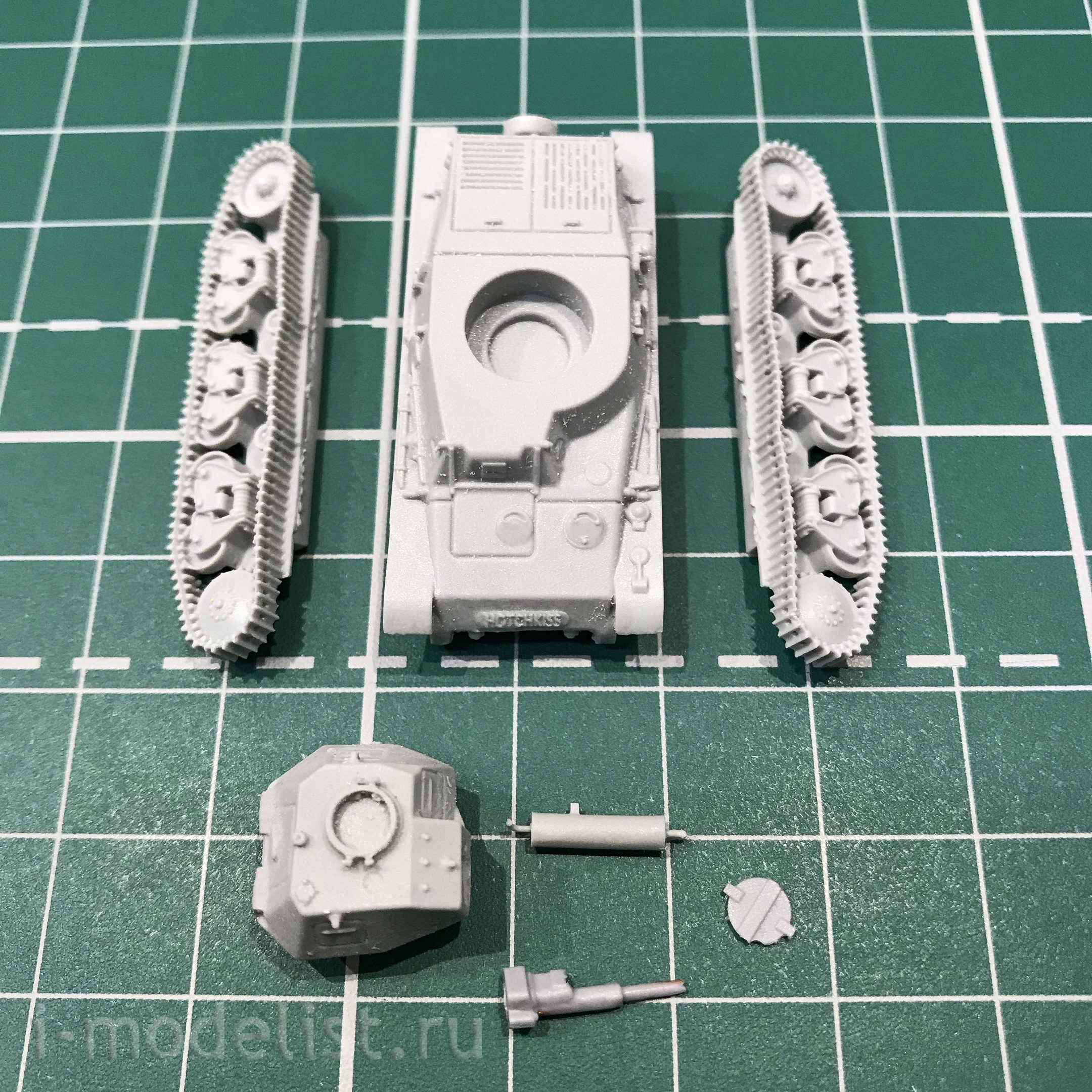 100046 Zebrano 1/100 German light tank Pz. Kpfw. 38H 735(f)