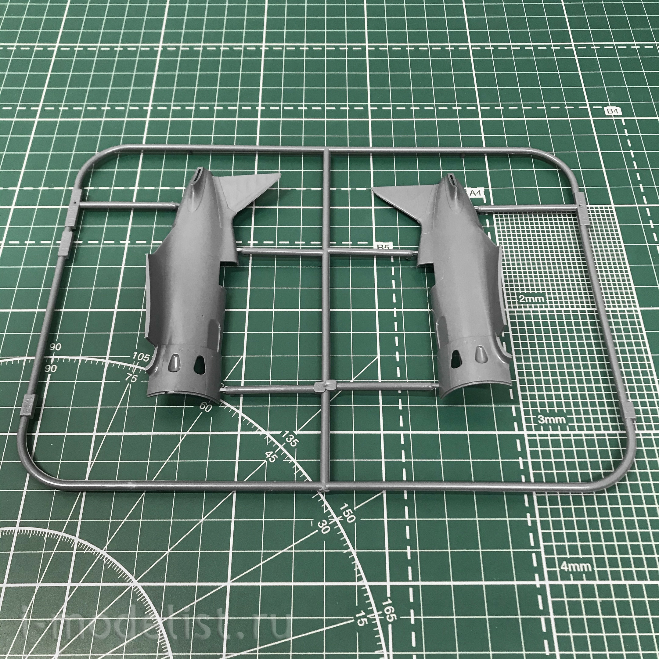 8469 Edward 1/48 I-16 (I-16 type 10)