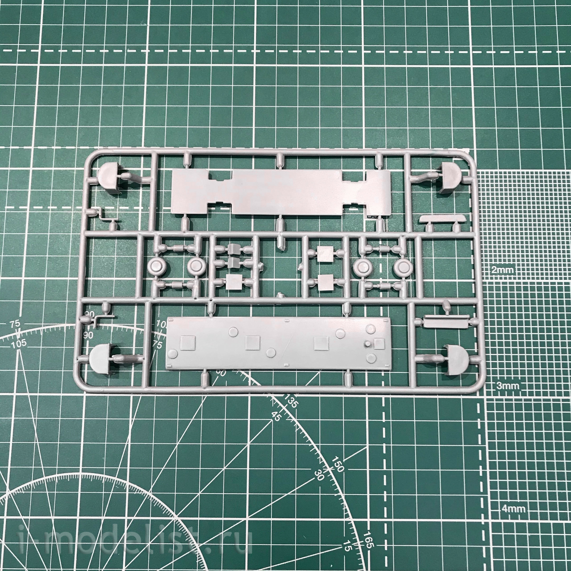 14604 Orient Express 1/144 Apron buses