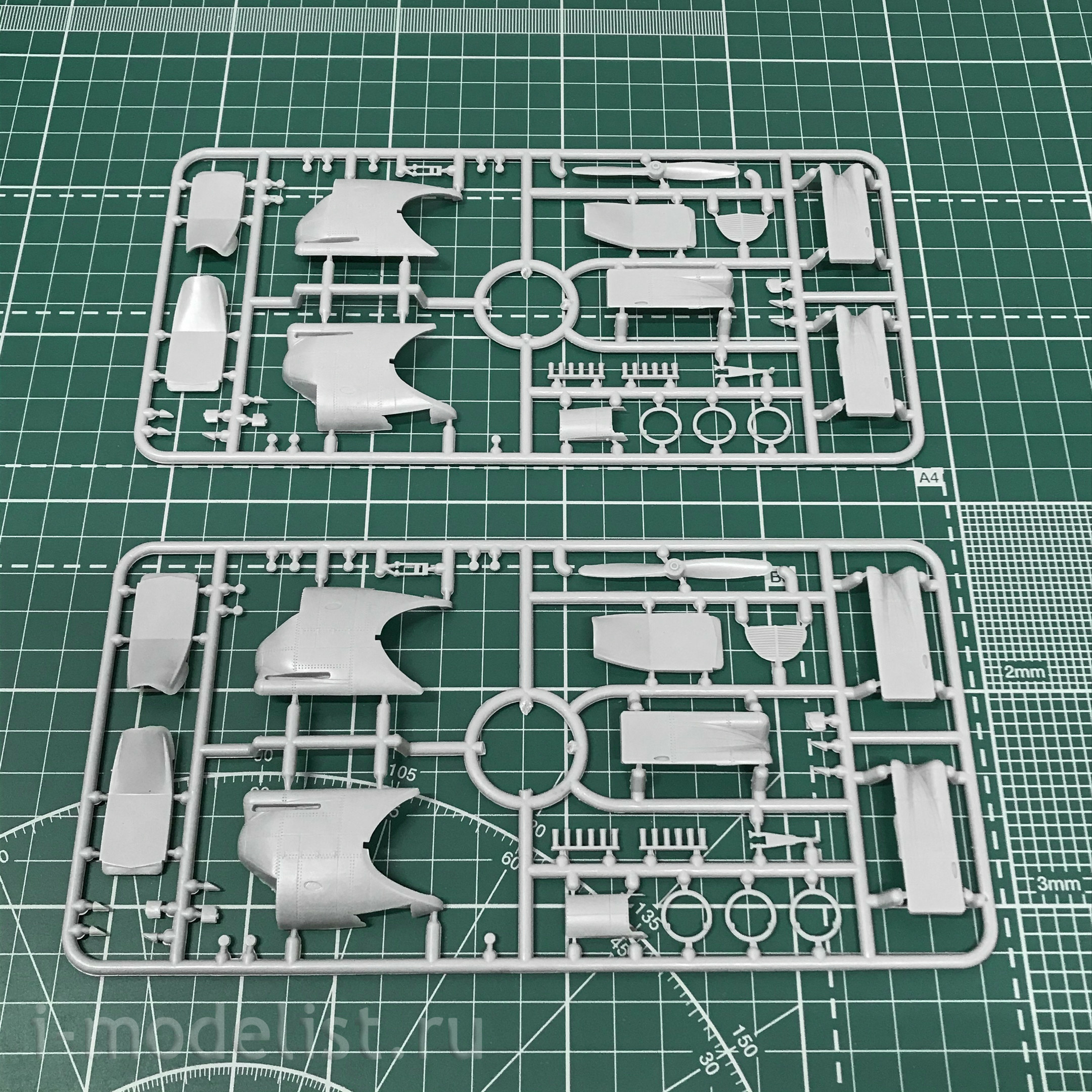 72-015 Microcosm 1/72 Kalinin K-7 Aircraft