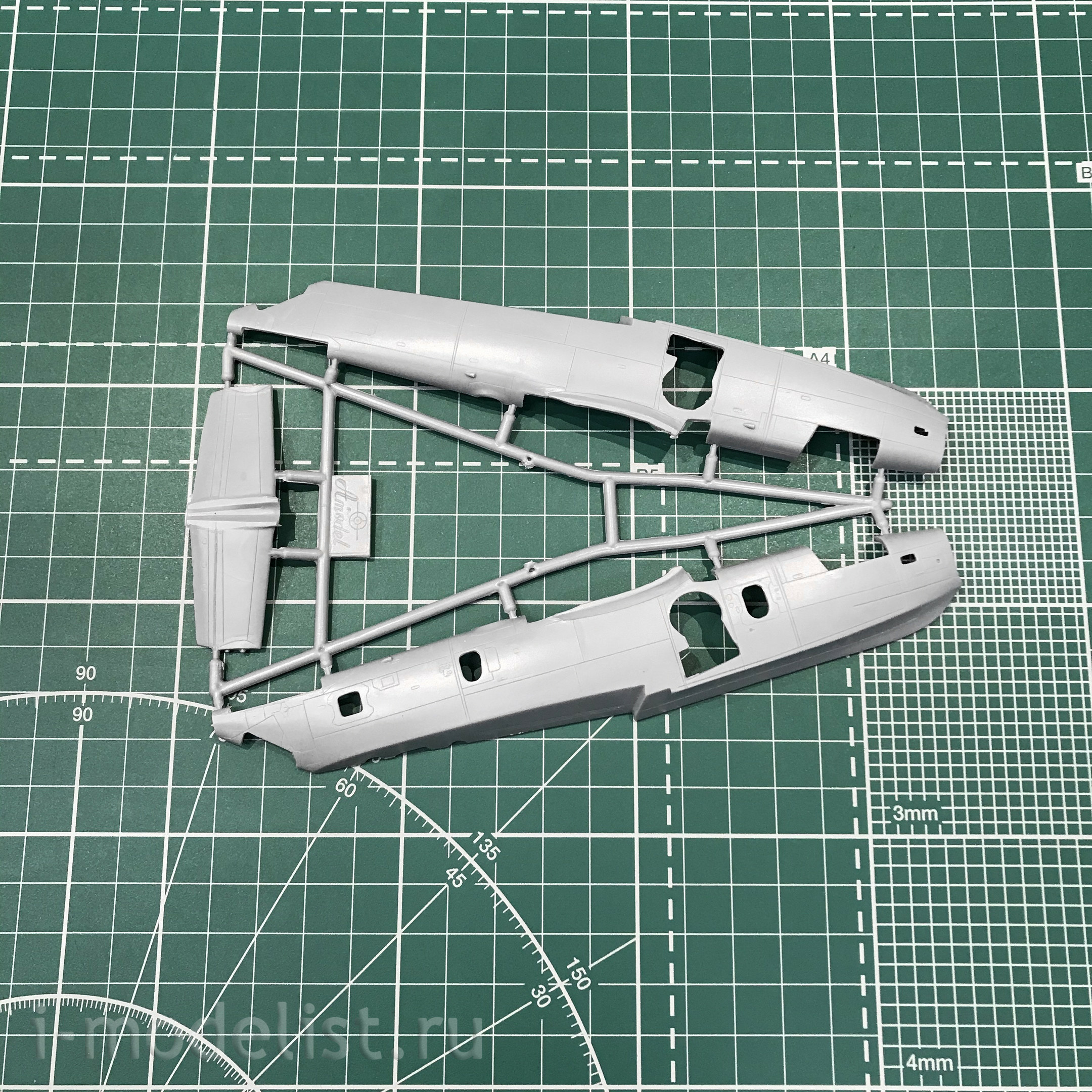 144108 Orient Express 1/144 anti-Submarine amphibious Aircraft B-12