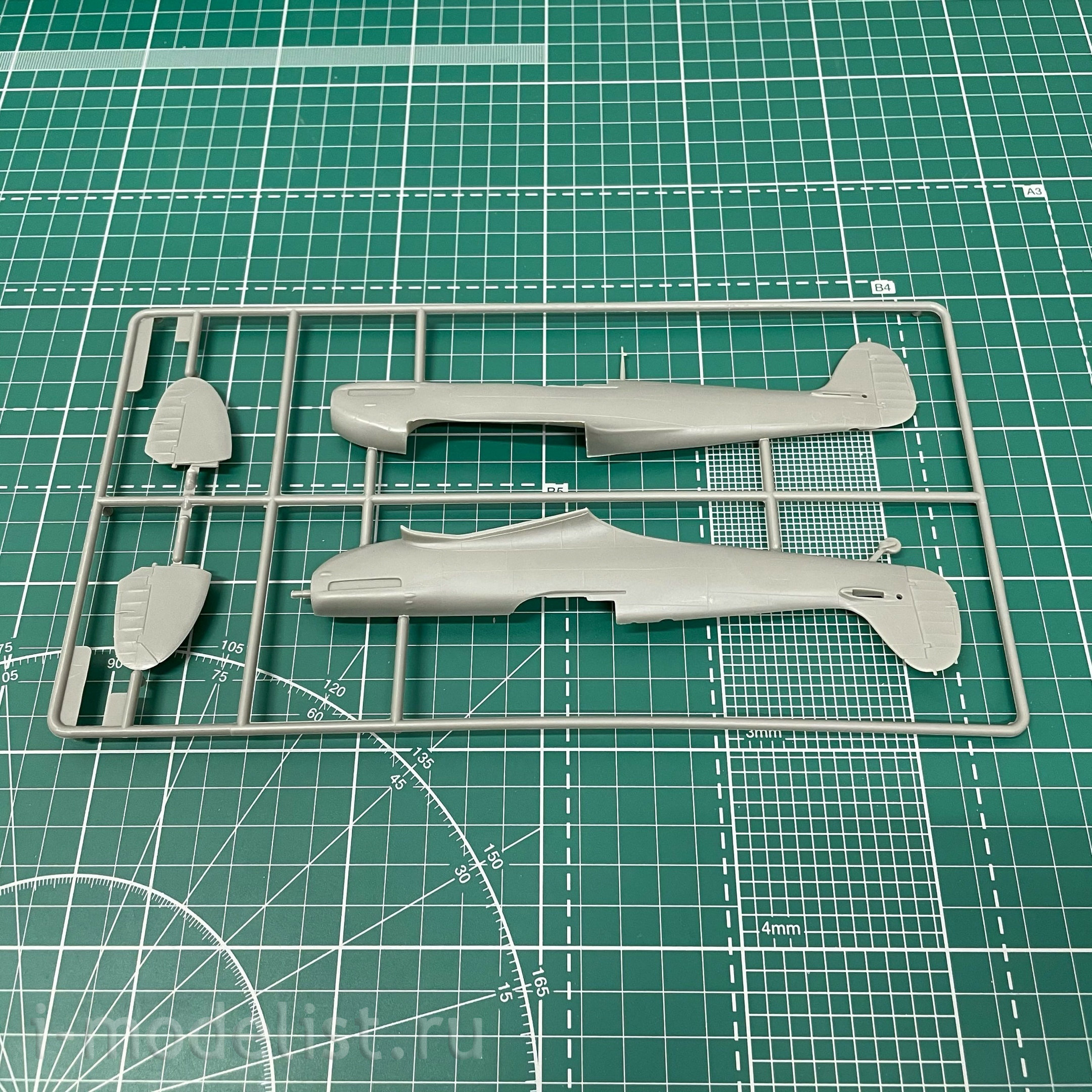 15239 Revell 1/48 British Spitfire Mk-II Fighter (11/98)