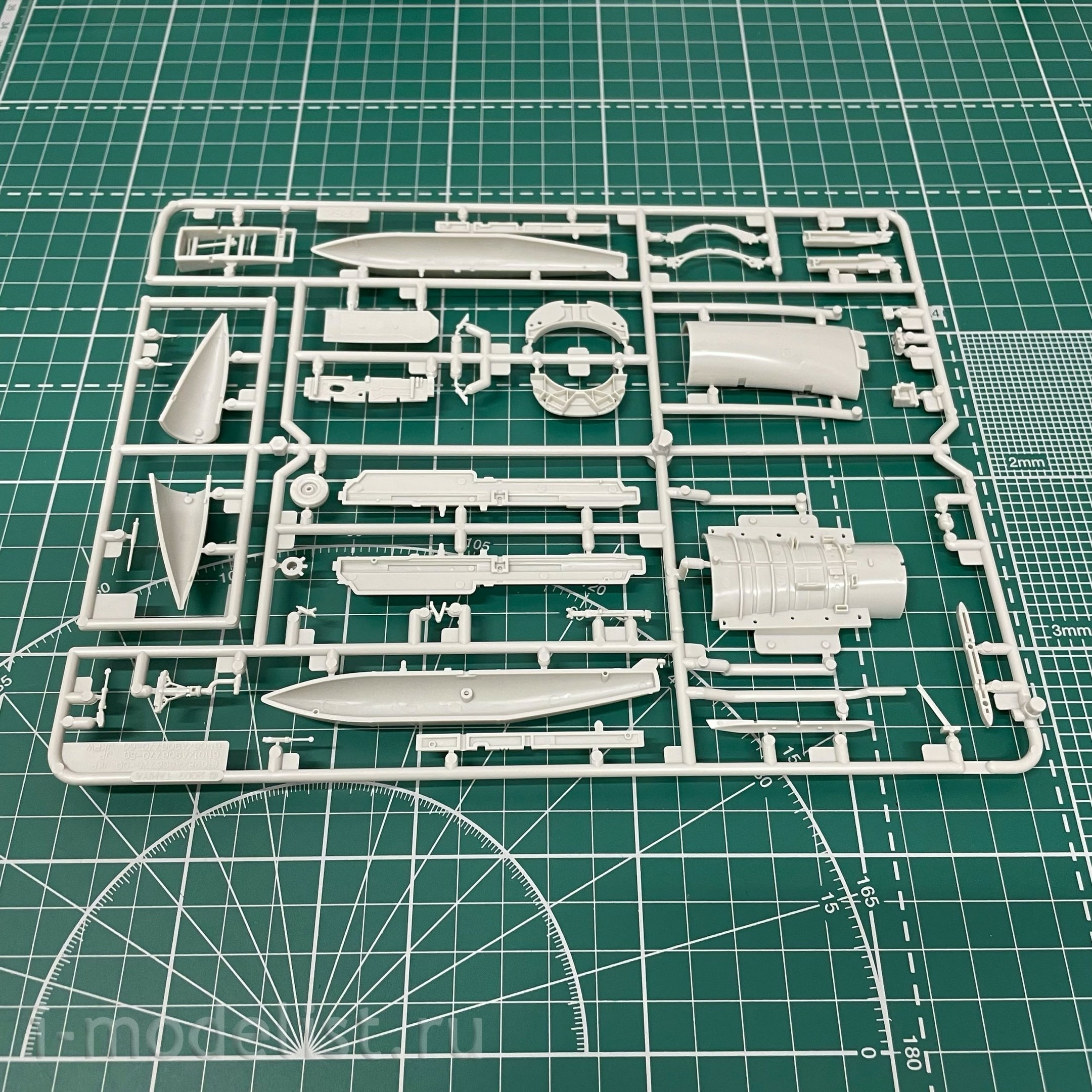 61101 Tamiya 1/48 Lockheed Martin F-16C Fighter (Block 25/32)