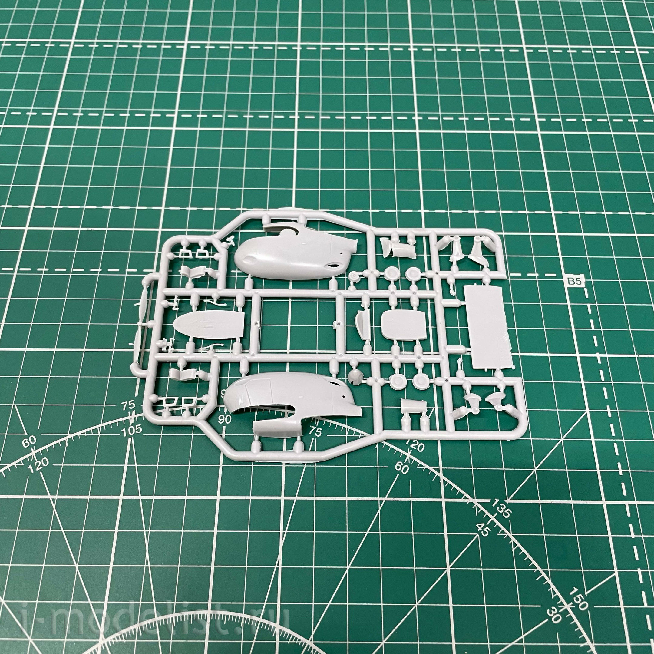 72040 Avis 1/72 Stout Skycar II Aircraft