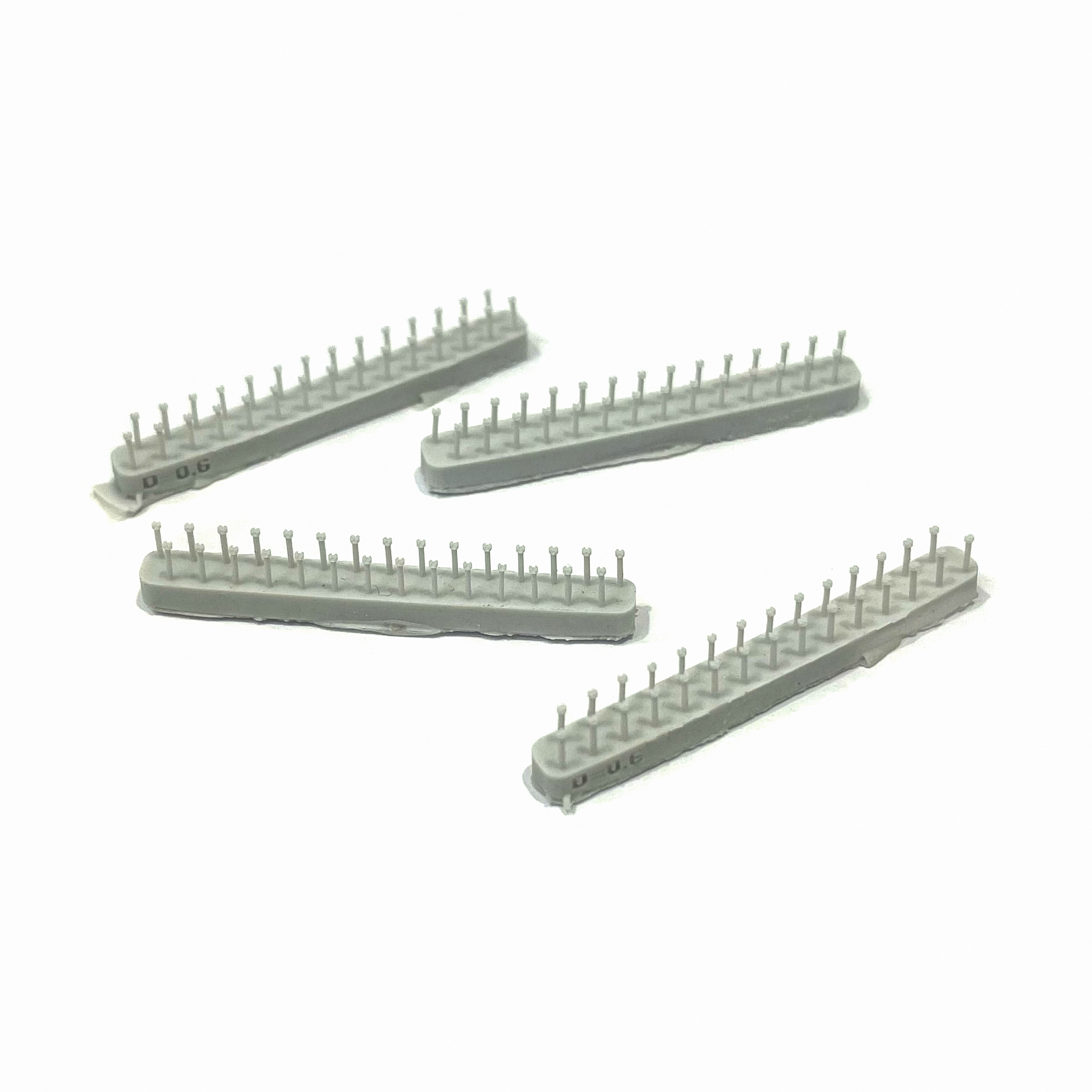RS35030 E. V. M. 1/35 Cylindrical head screw D = 0.6 mm