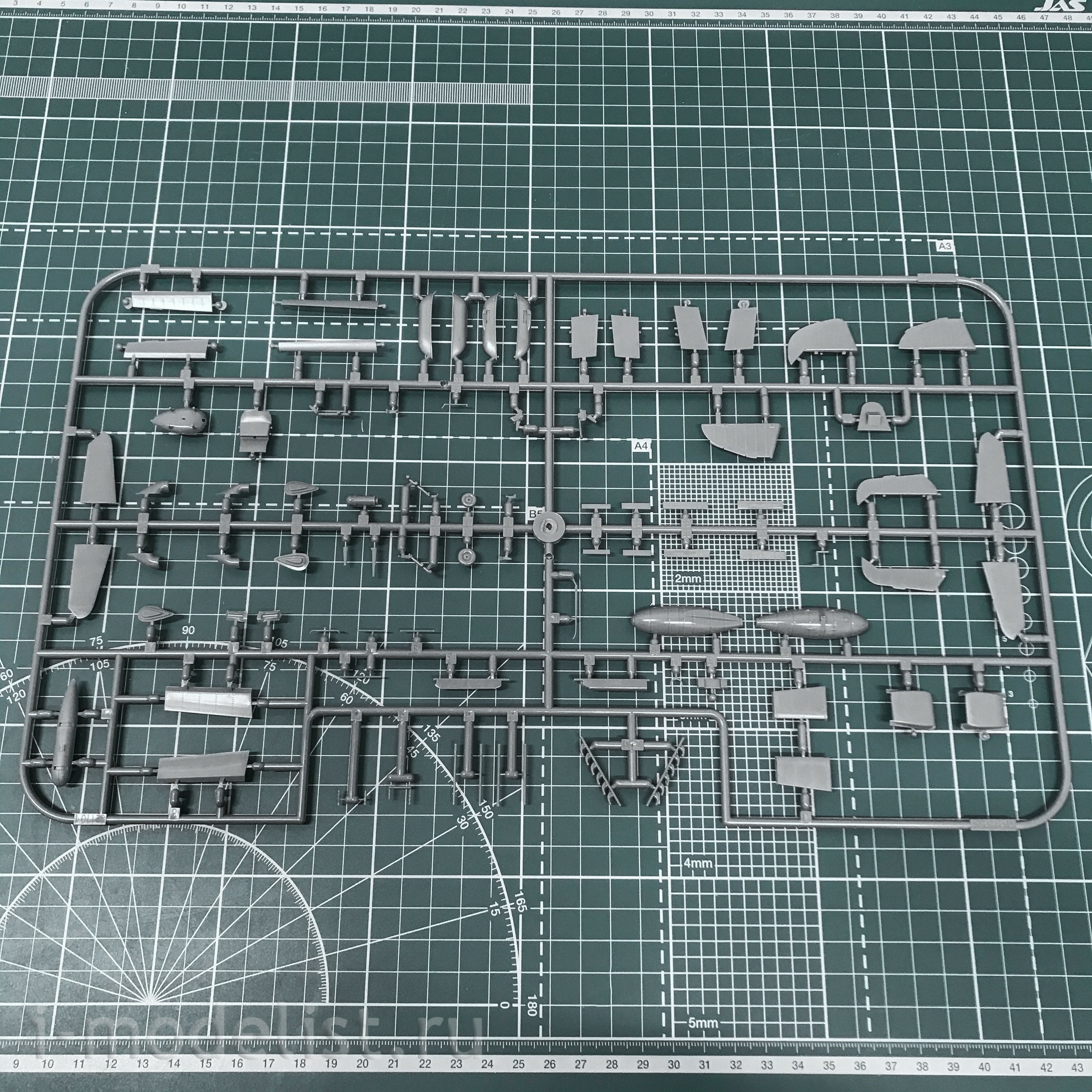 82118 Edward 1/48 Bf 109G-14
