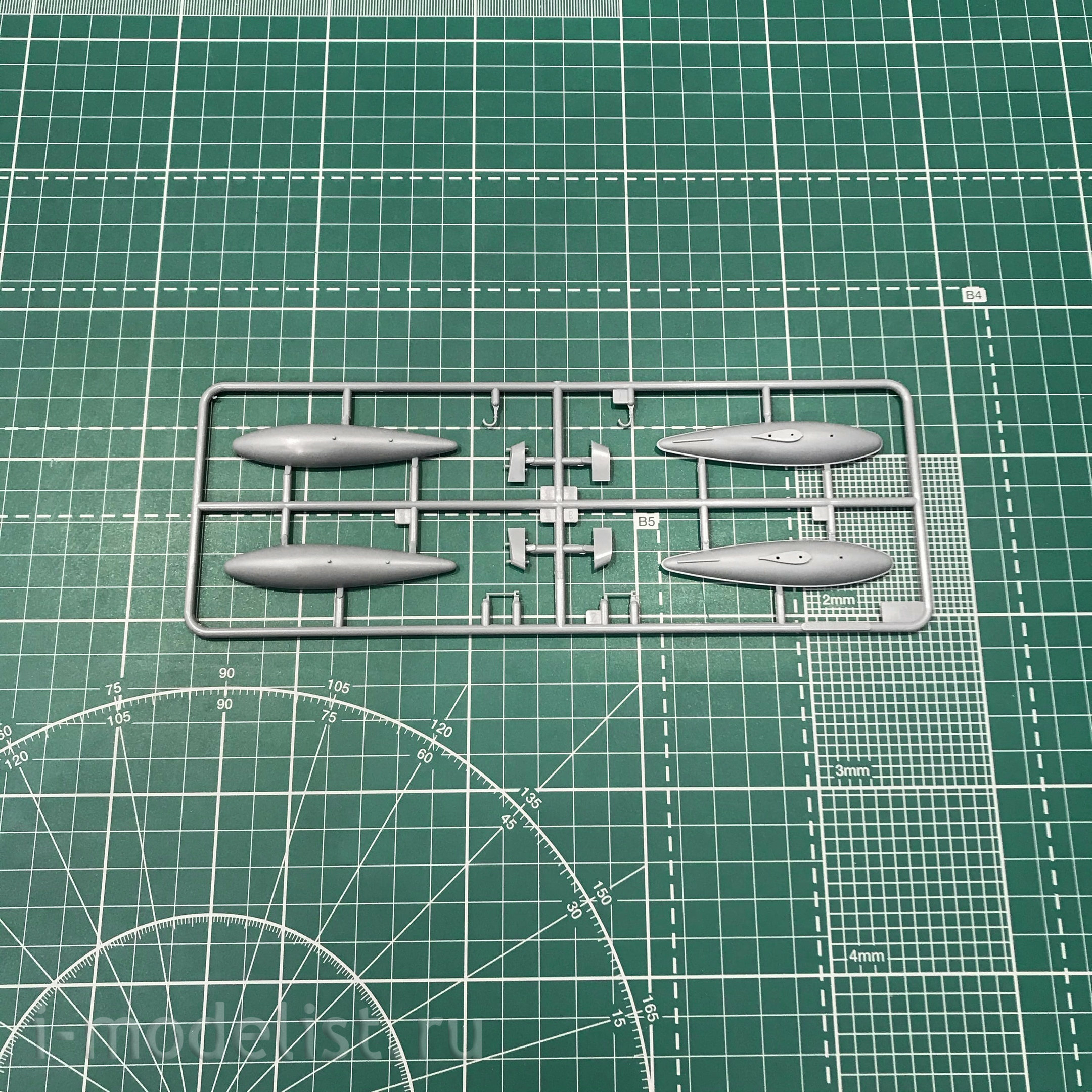 80396 HobbyBoss 1/48 Corsair MK.Ⅲ